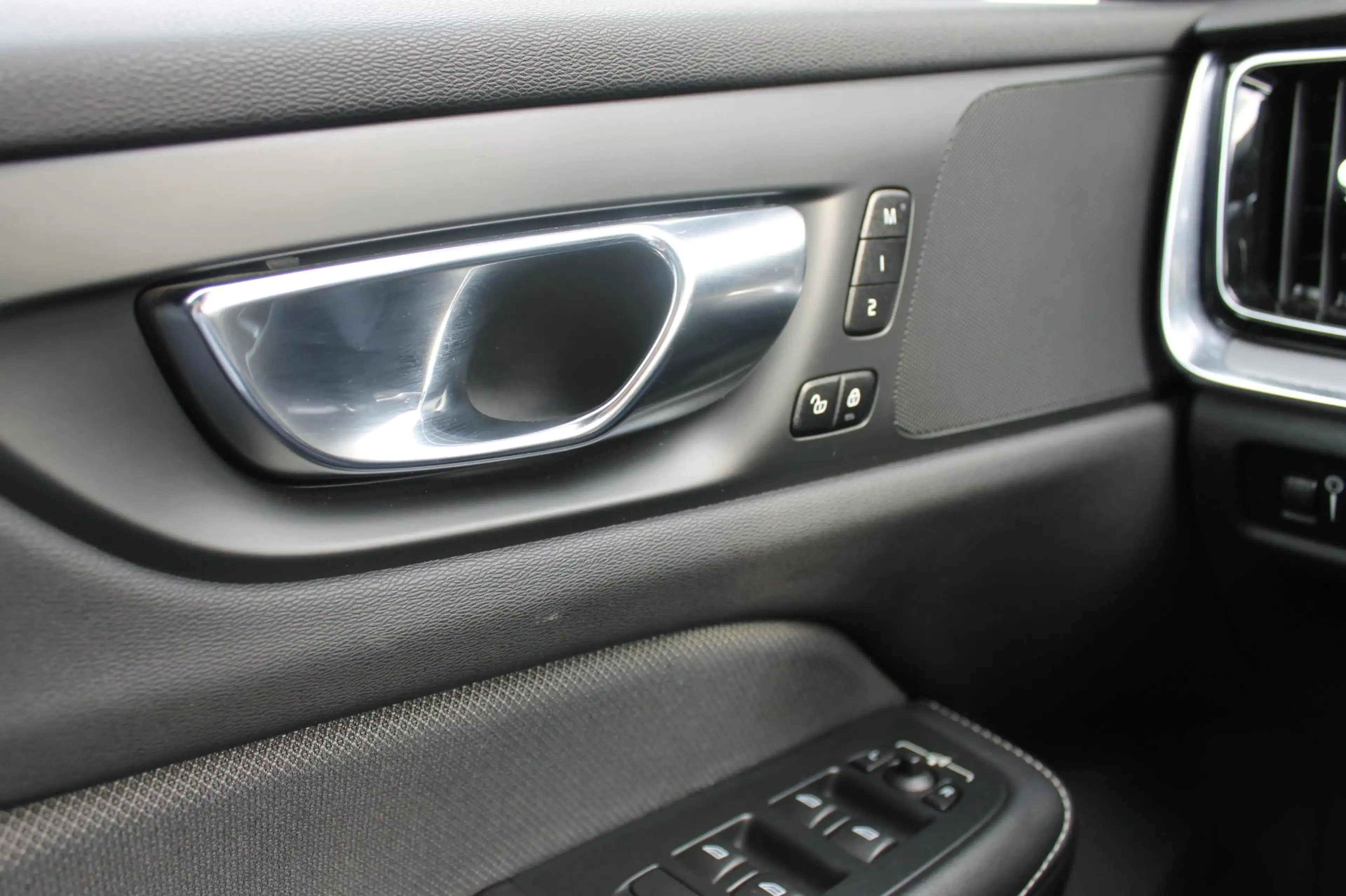 Volvo V60 T6 340pk automaat Recharge AWD R-Design Panoramich — photo 16