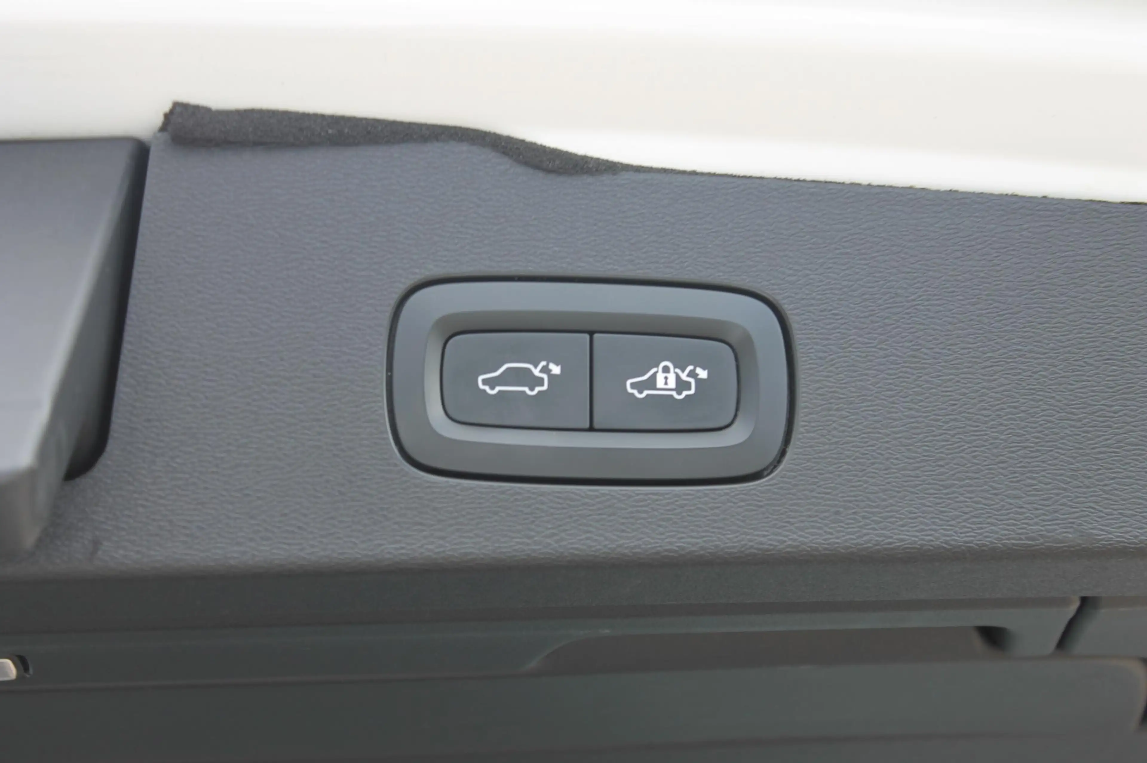 Volvo V60 T6 340pk automaat Recharge AWD R-Design Panoramich — photo 9