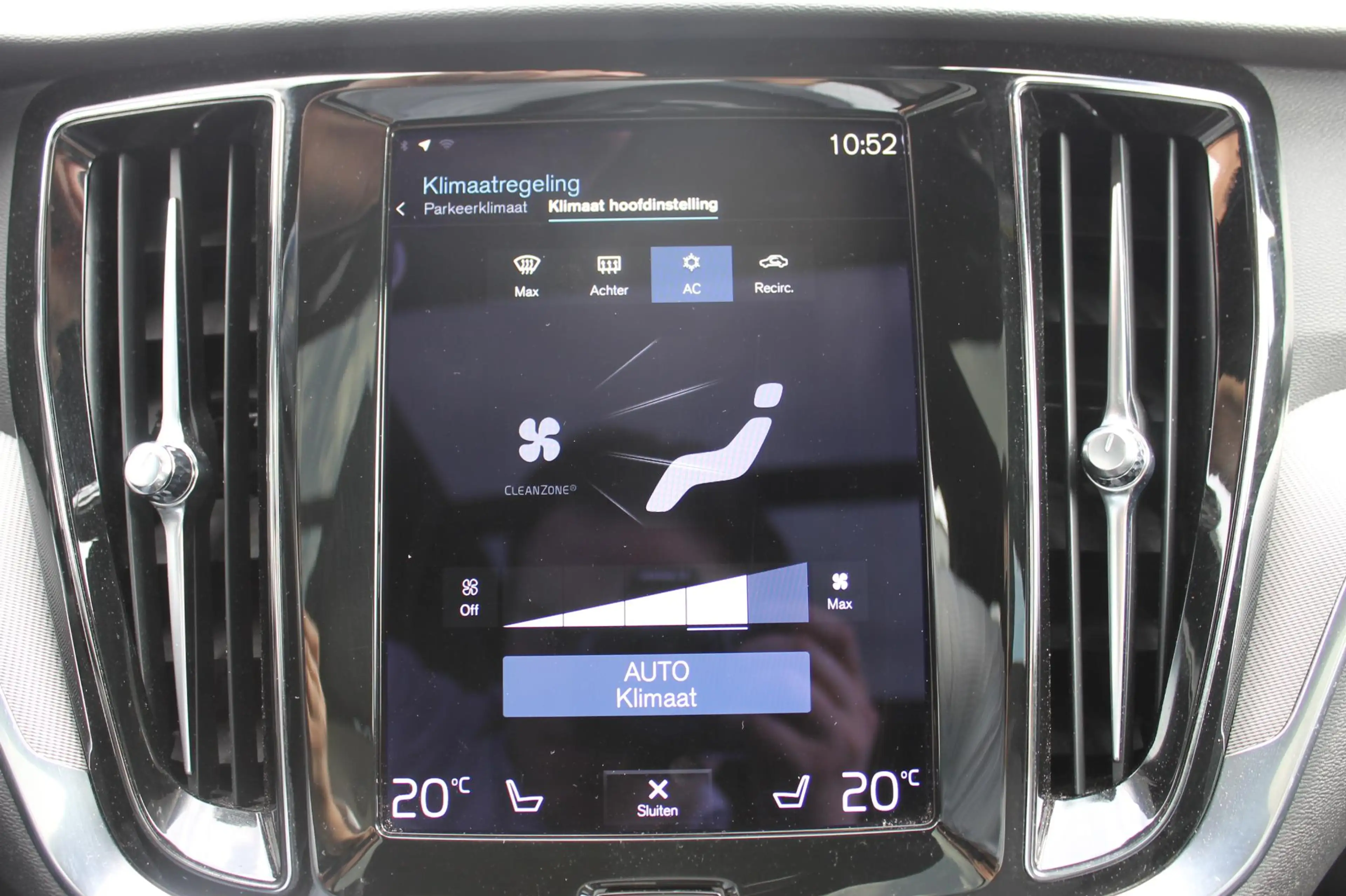 Volvo V60 T6 340pk automaat Recharge AWD R-Design Panoramich — photo 29
