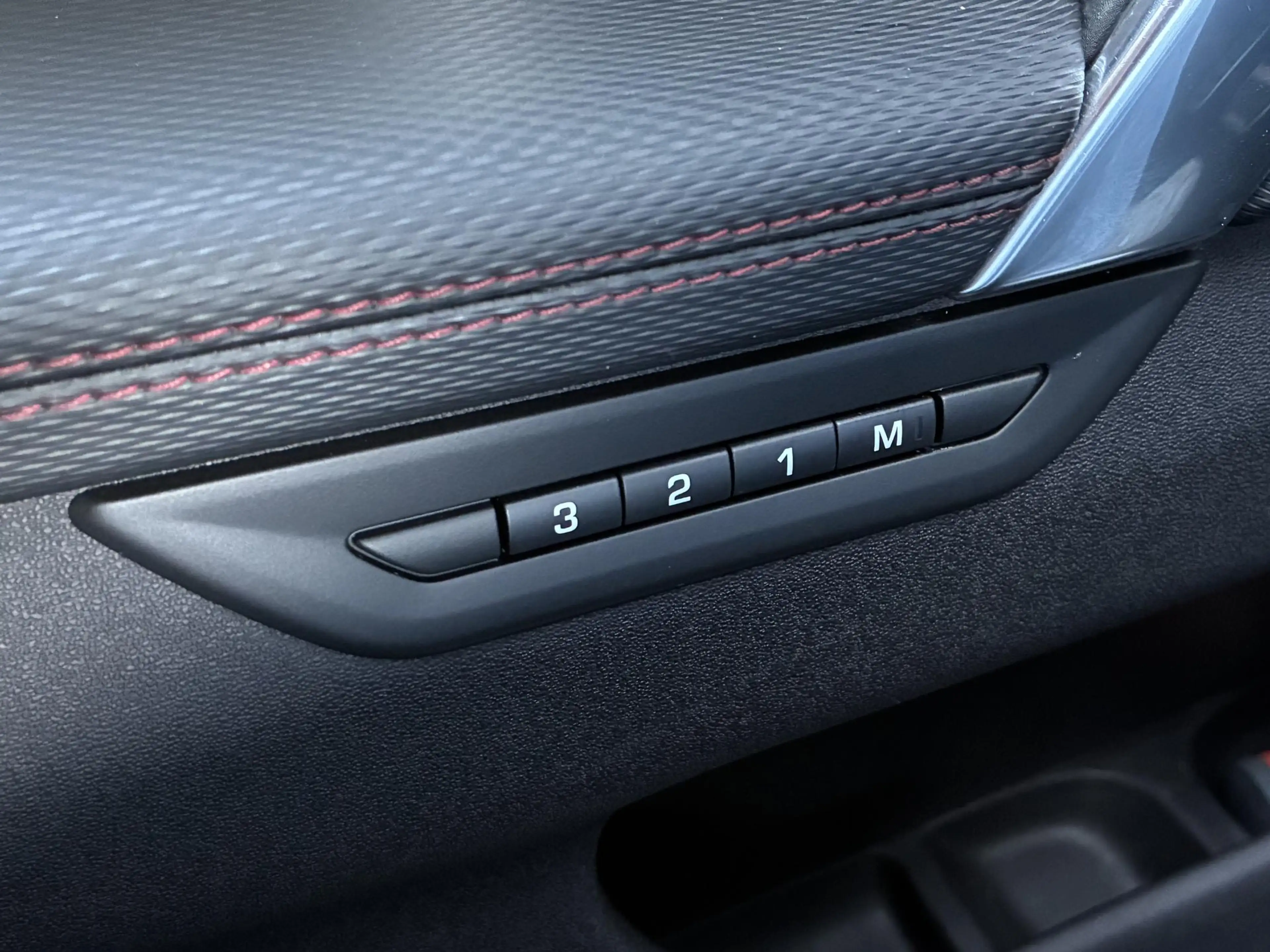 Land Rover Discovery Sport P300e 1.5 R-Dynamic HSE / Dealer Onderhouden / NL — photo 18
