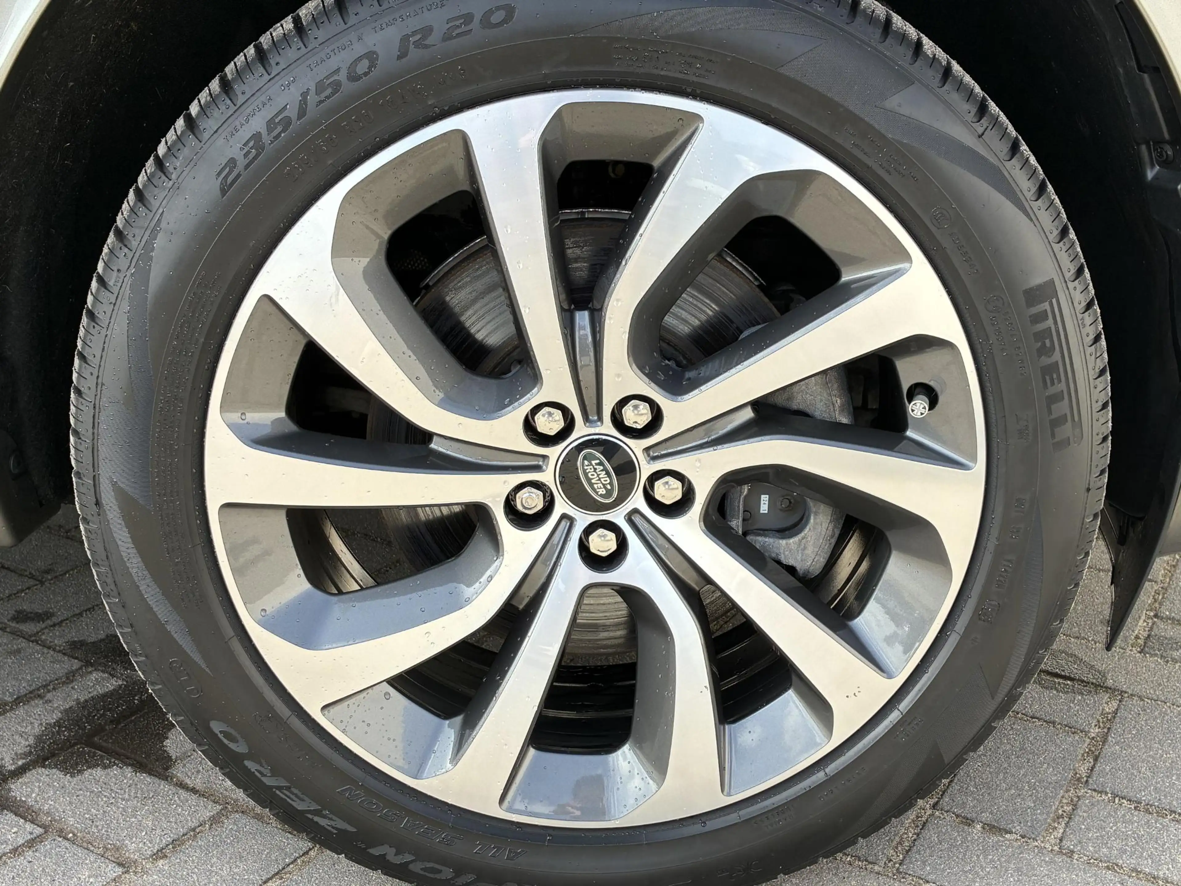 Land Rover Discovery Sport P300e 1.5 R-Dynamic HSE / Dealer Onderhouden / NL — photo 23