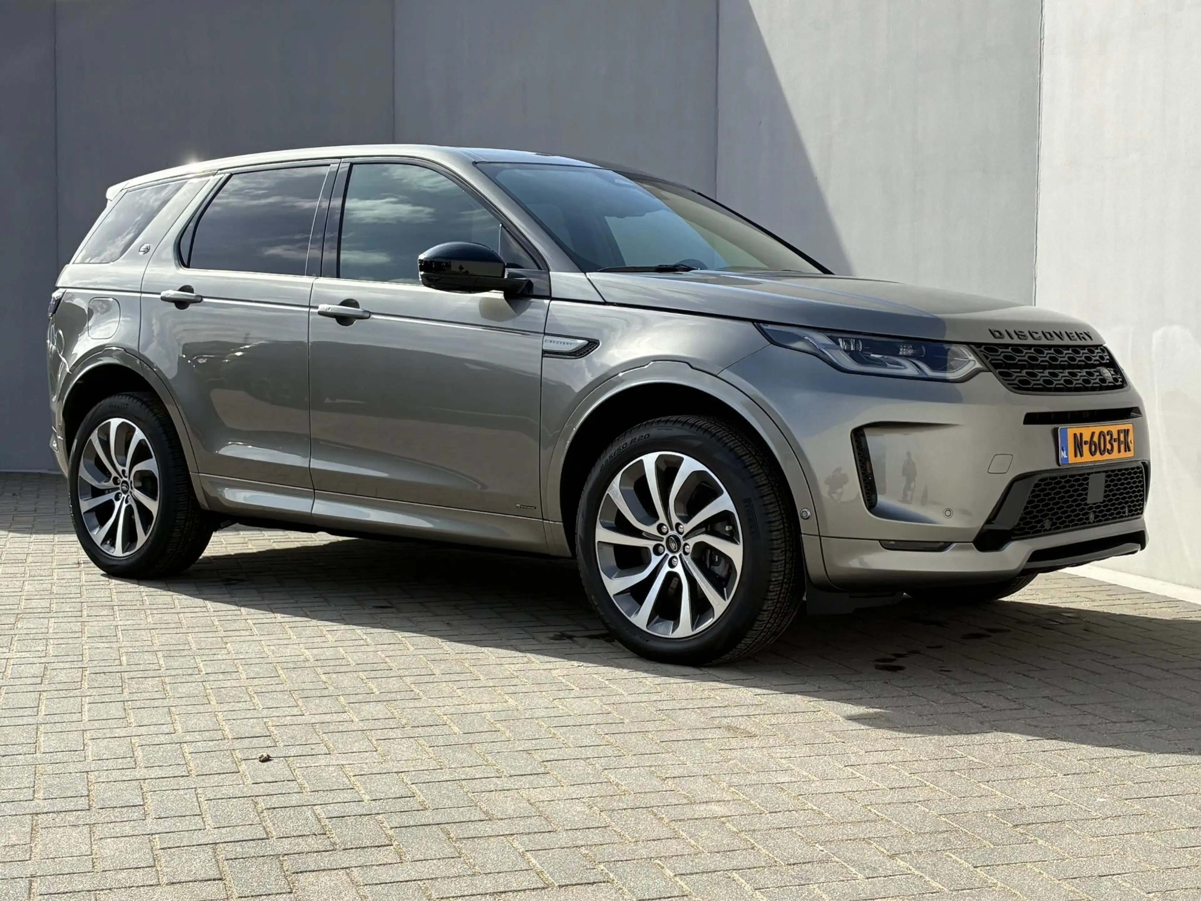 Land Rover Discovery Sport P300e 1.5 R-Dynamic HSE / Dealer Onderhouden / NL — photo 20