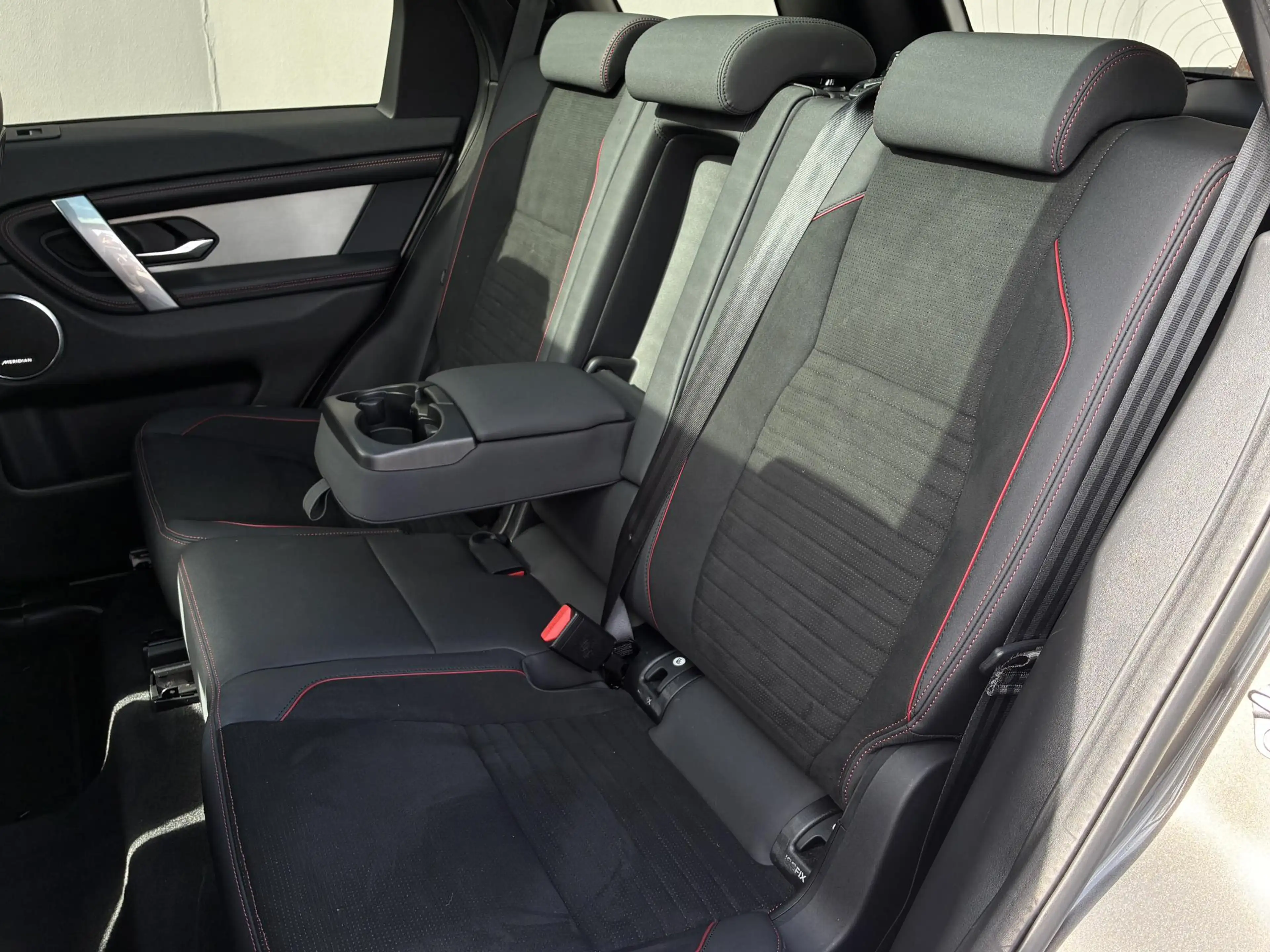 Land Rover Discovery Sport P300e 1.5 R-Dynamic HSE / Dealer Onderhouden / NL — photo 39