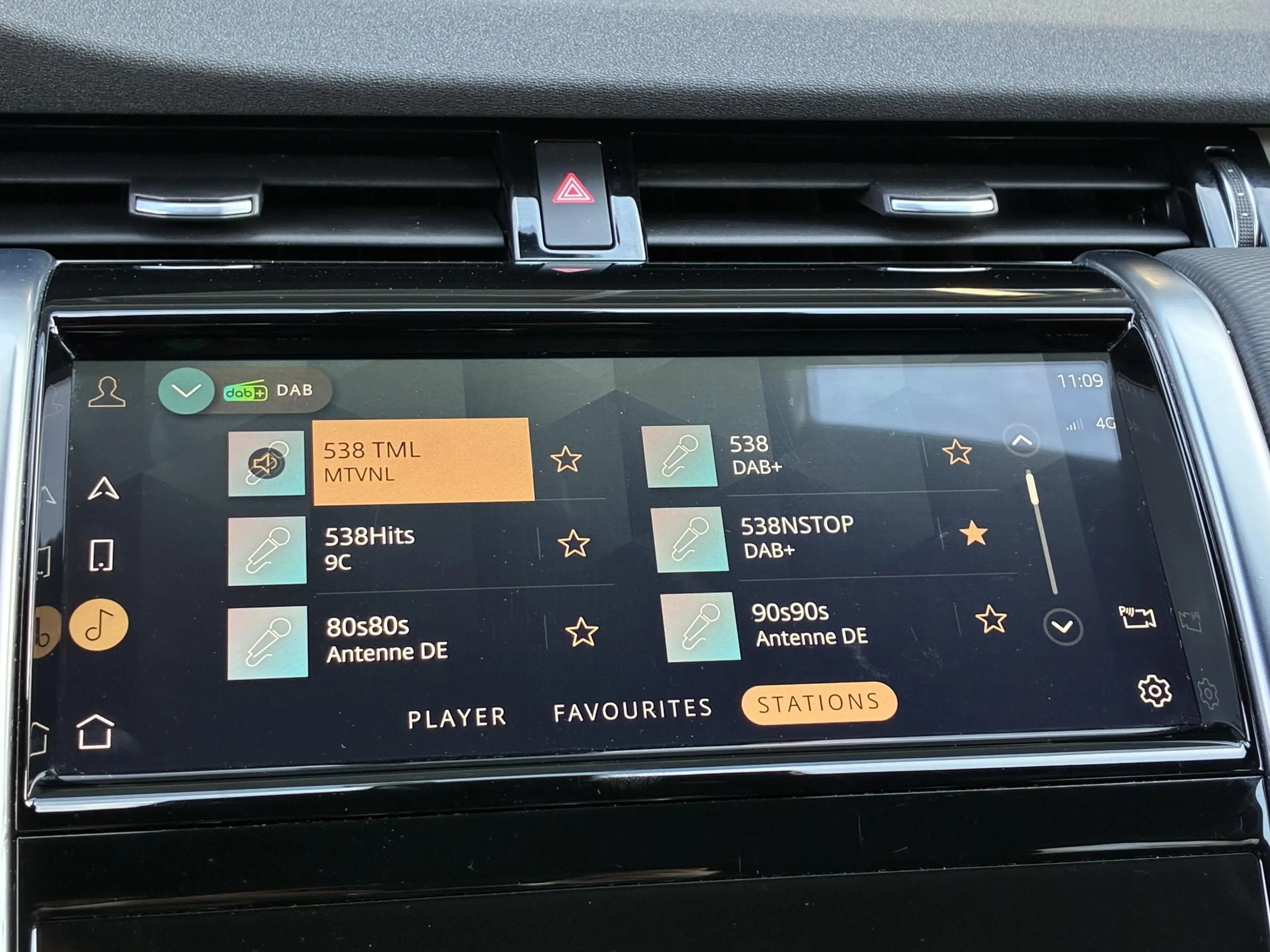 Land Rover Discovery Sport P300e 1.5 R-Dynamic HSE / Dealer Onderhouden / NL — photo 34