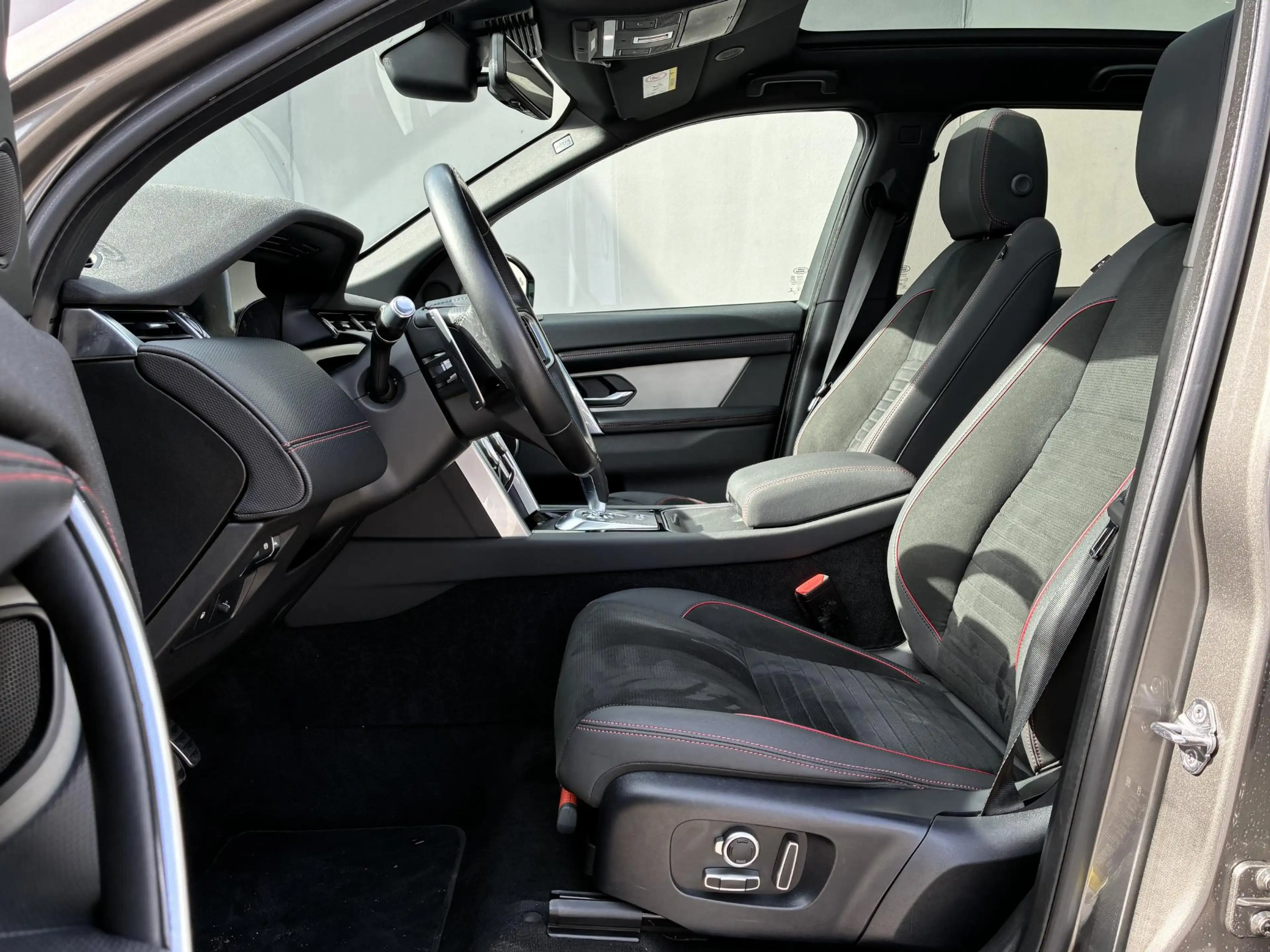 Land Rover Discovery Sport P300e 1.5 R-Dynamic HSE / Dealer Onderhouden / NL — photo 8