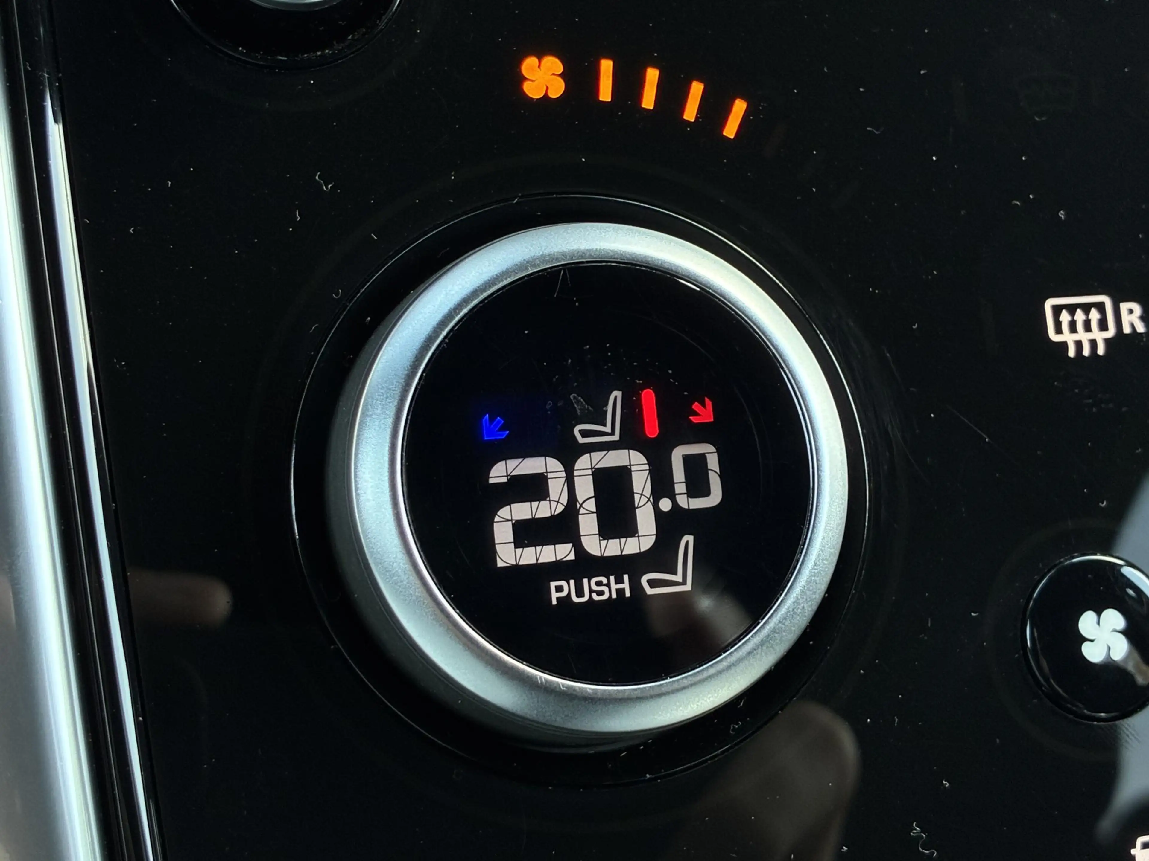 Land Rover Discovery Sport P300e 1.5 R-Dynamic HSE / Dealer Onderhouden / NL — photo 36