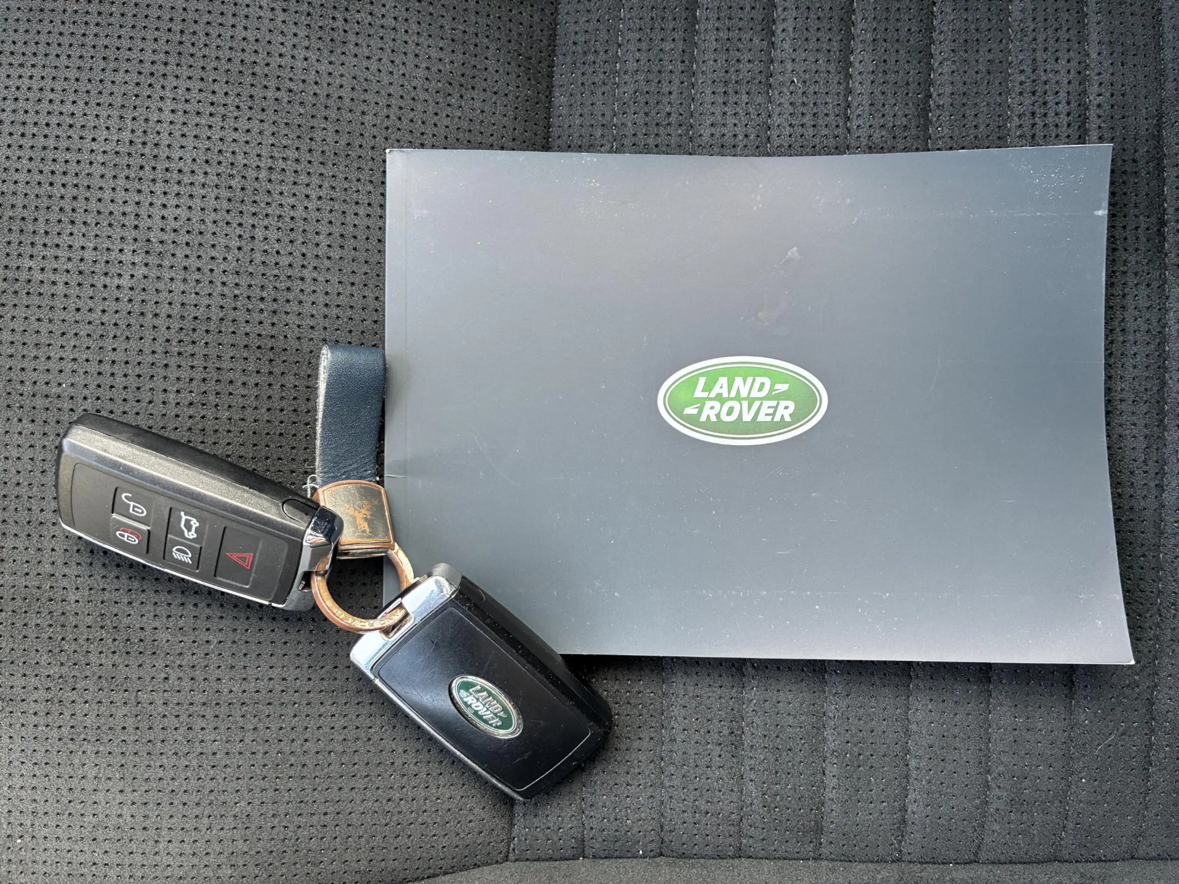 Land Rover Discovery Sport P300e 1.5 R-Dynamic HSE / Dealer Onderhouden / NL — photo 4