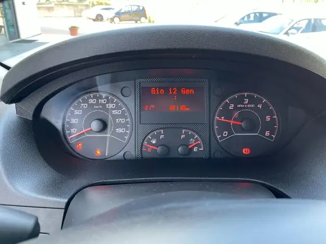 Opel Movano view 5
