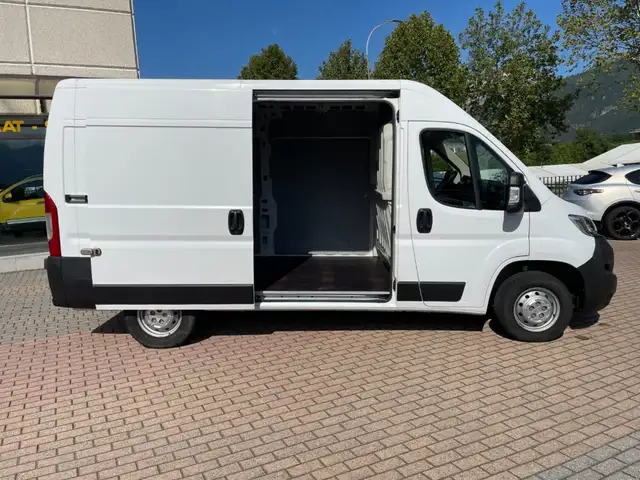 Opel Movano view 14