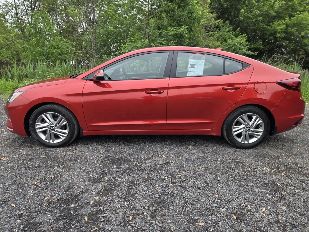 Hyundai ELANTRA photo Hyundai ELANTRA