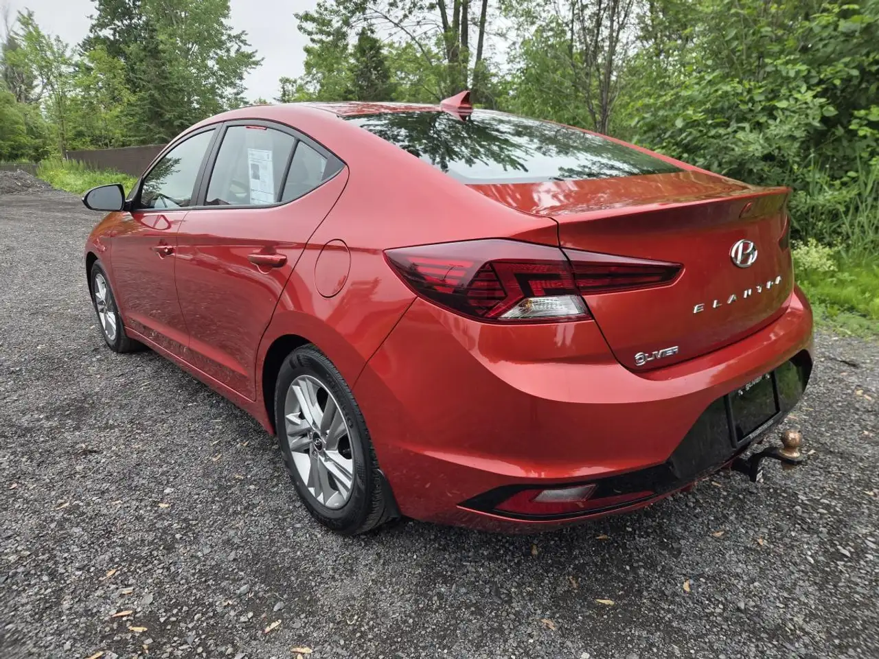 Hyundai ELANTRA photo Hyundai ELANTRA