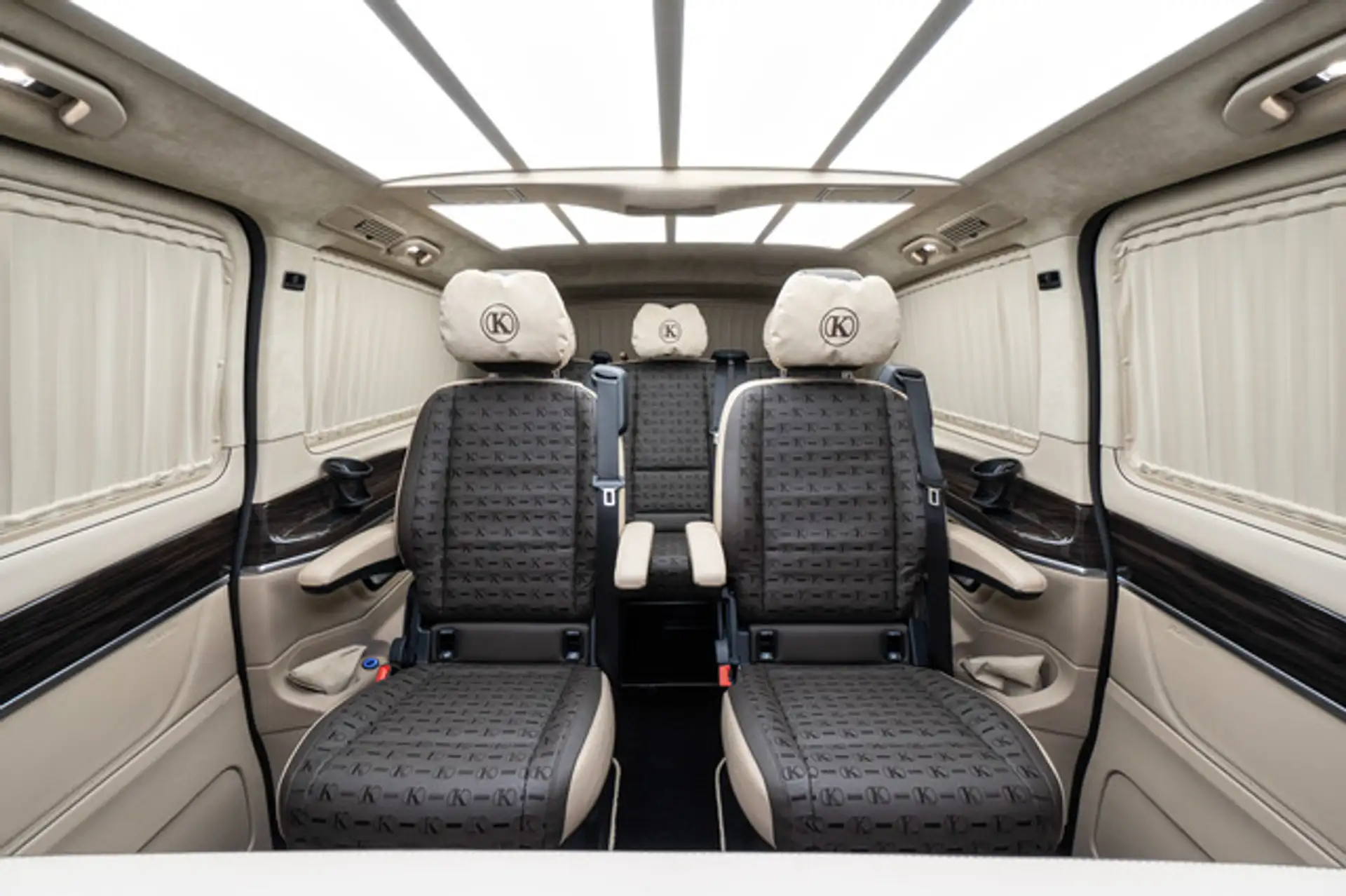 벤츠 V-Class V 300 2026 검정 사진 6