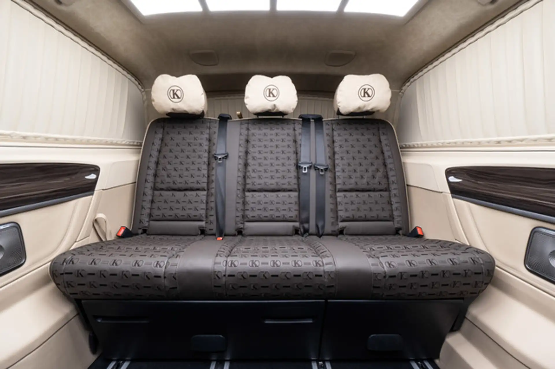벤츠 V-Class V 300 2026 검정 사진 5