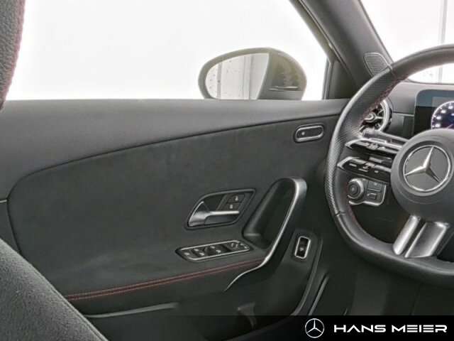 Mercedes-Benz A 220