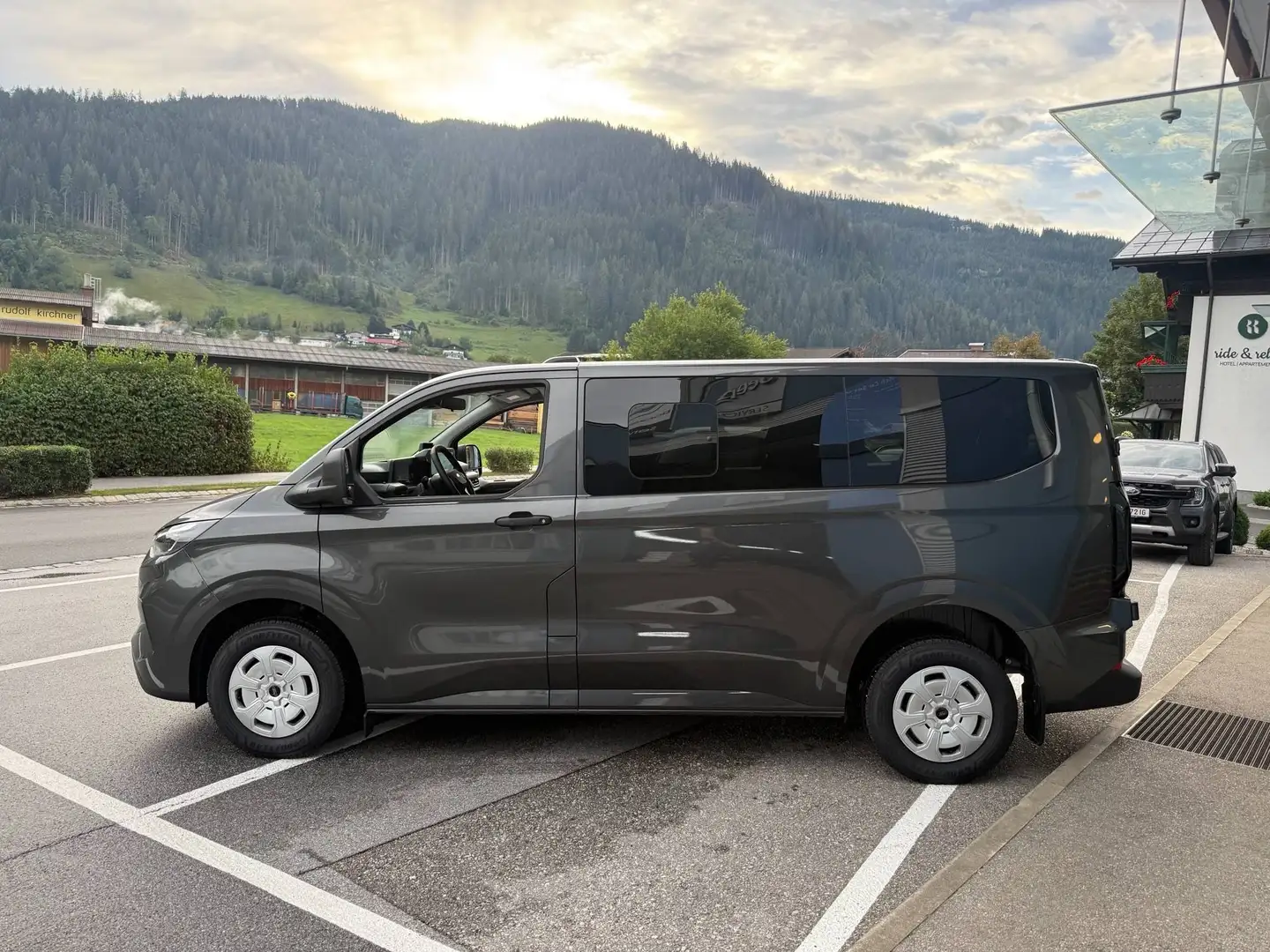 Ford Transit Custom TRANSIT CUSTOM KOMBI 9 SITZER ALLRAD Grau - 2