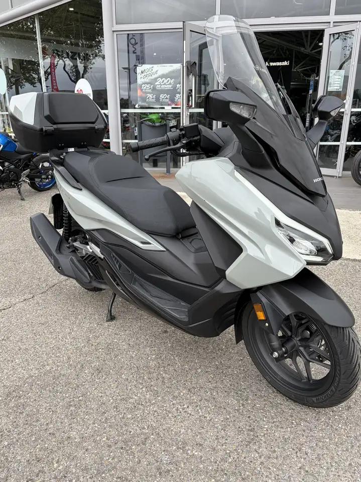 Honda Forza 125