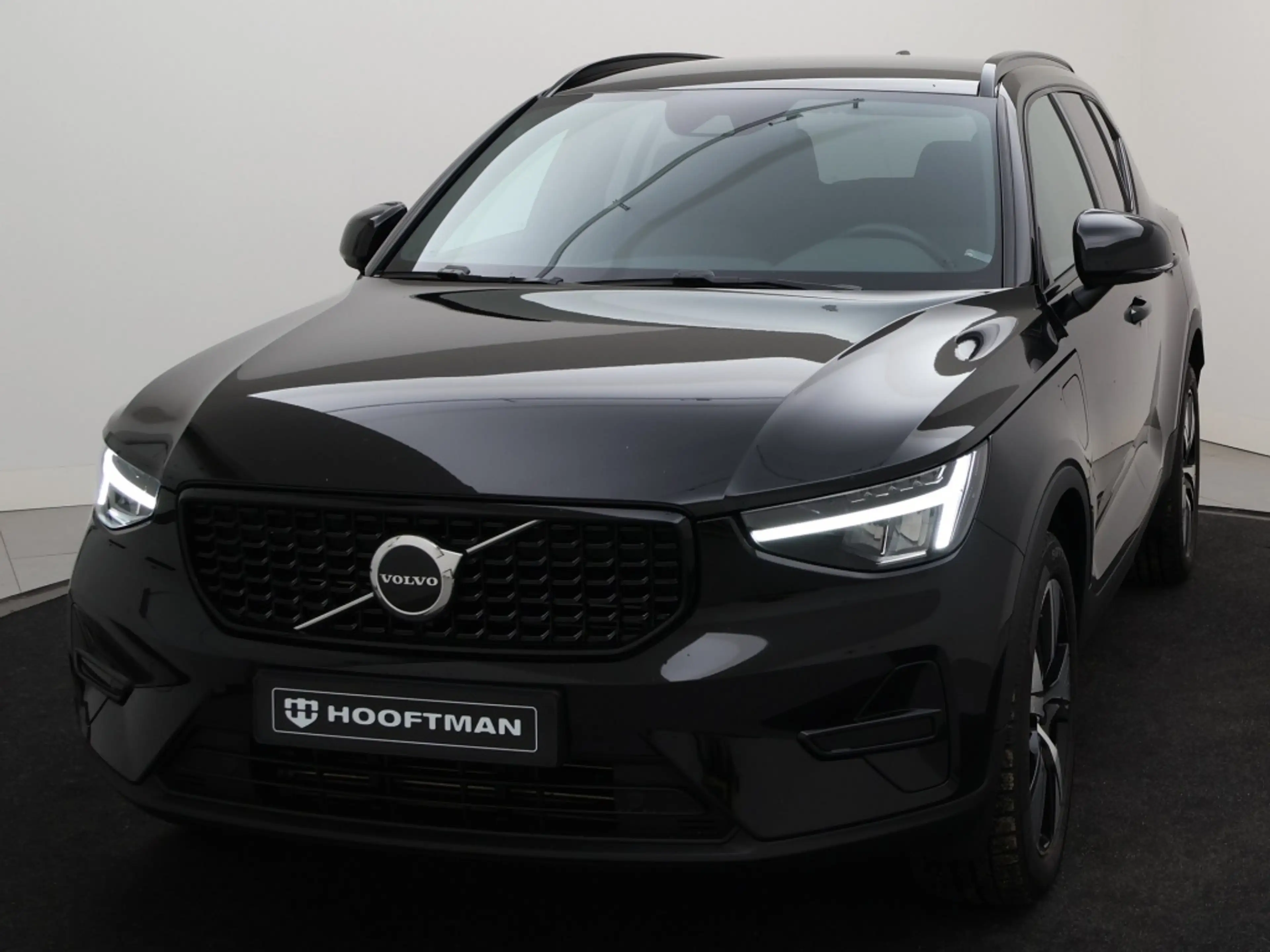 Volvo XC40 T4 PLUG-IN HYBRID PLUS DARK ACC BLIS KEYLESS HARMA — photo 6