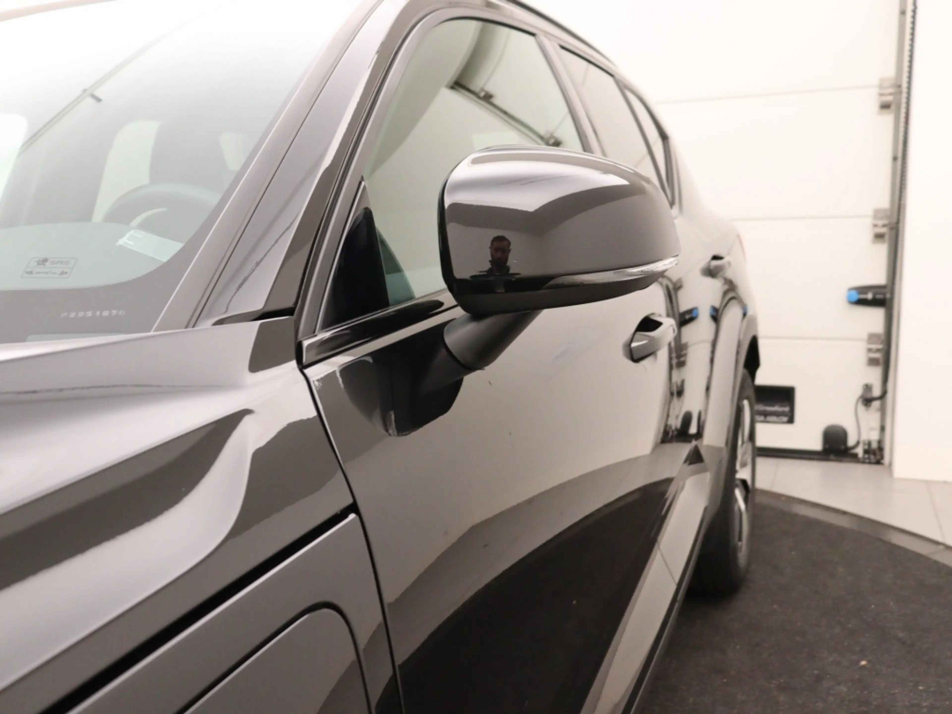 Volvo XC40 T4 PLUG-IN HYBRID PLUS DARK ACC BLIS KEYLESS HARMA — photo 8