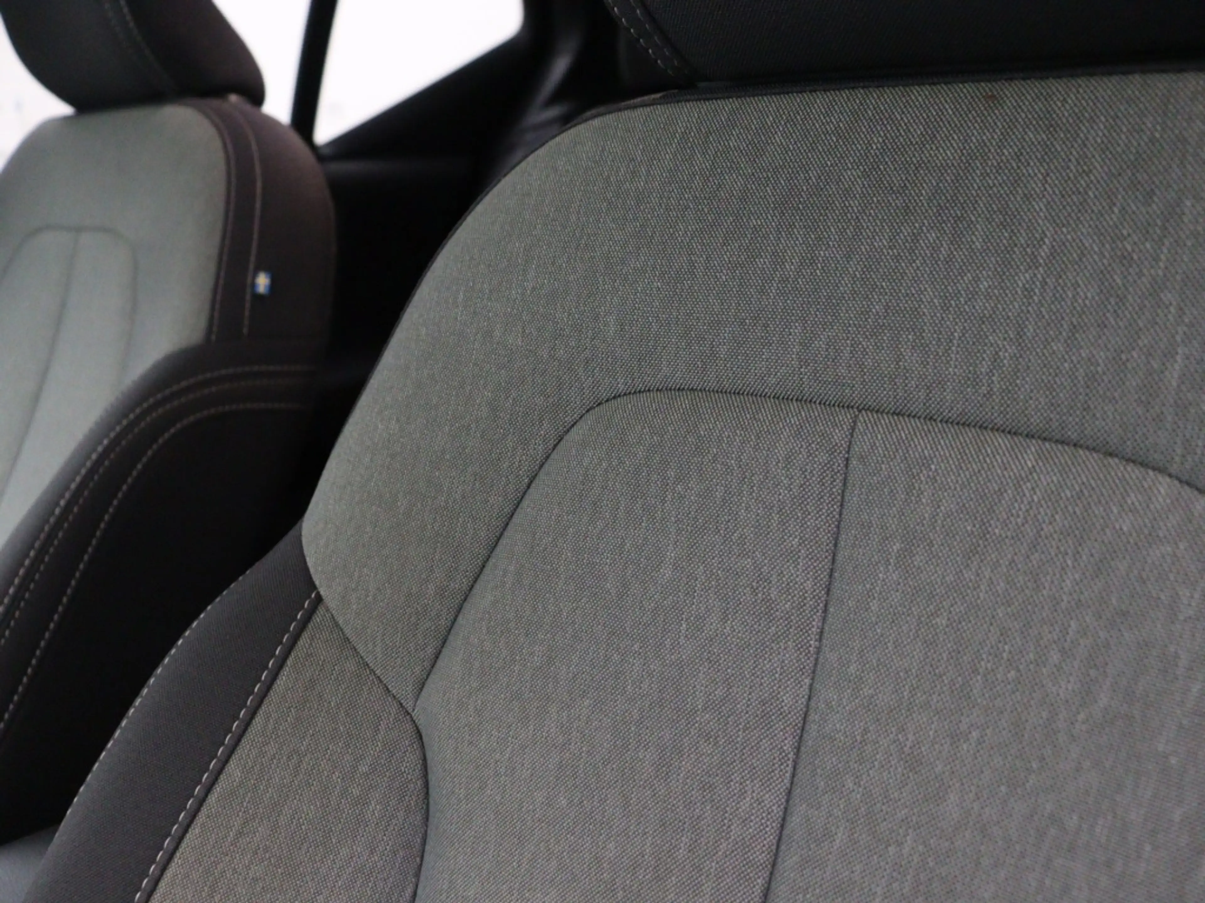 Volvo XC40 T4 PLUG-IN HYBRID PLUS DARK ACC BLIS KEYLESS HARMA — photo 14