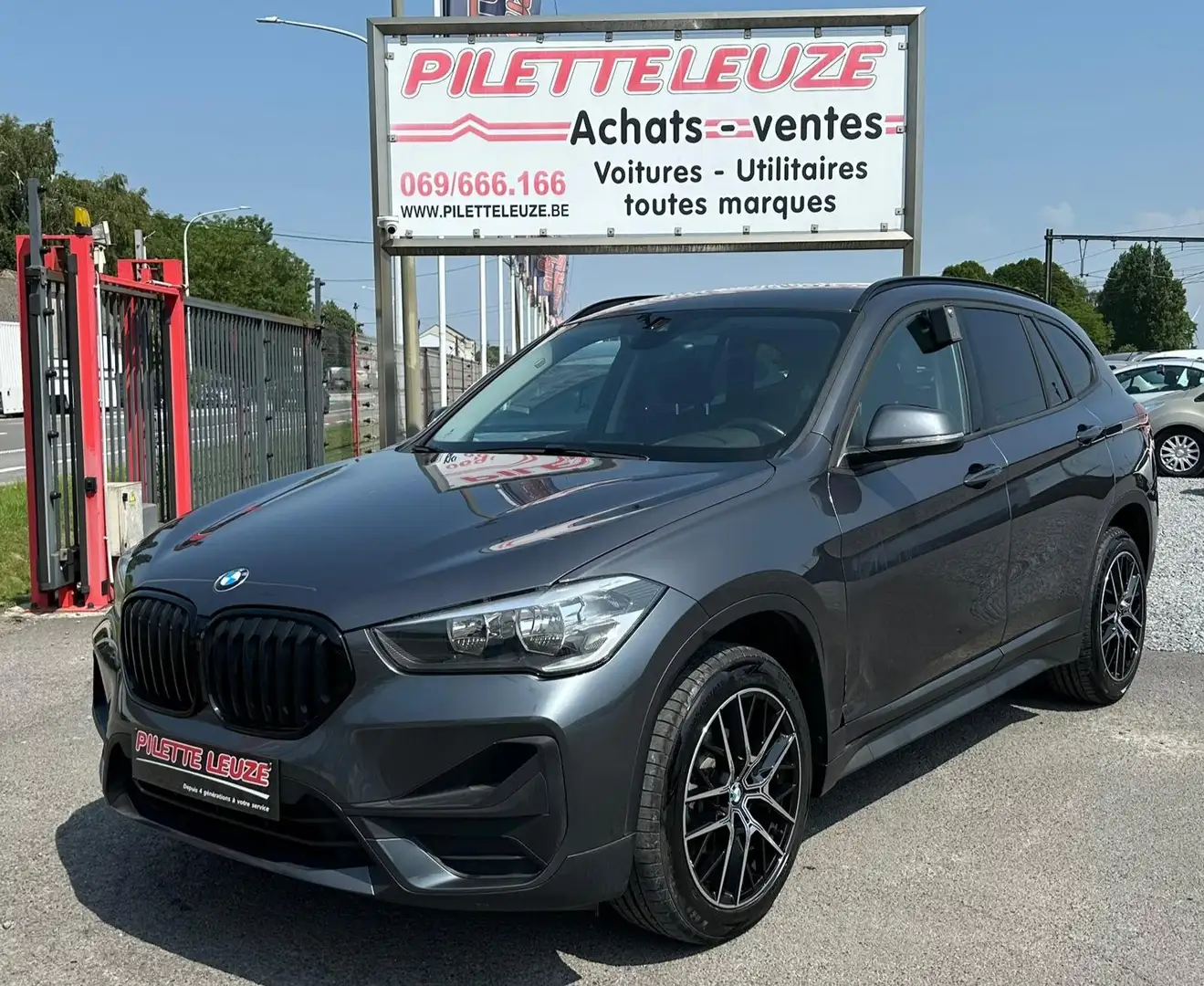 BMW X1 1.5 d sDrive16 AdBlue Gris - 1
