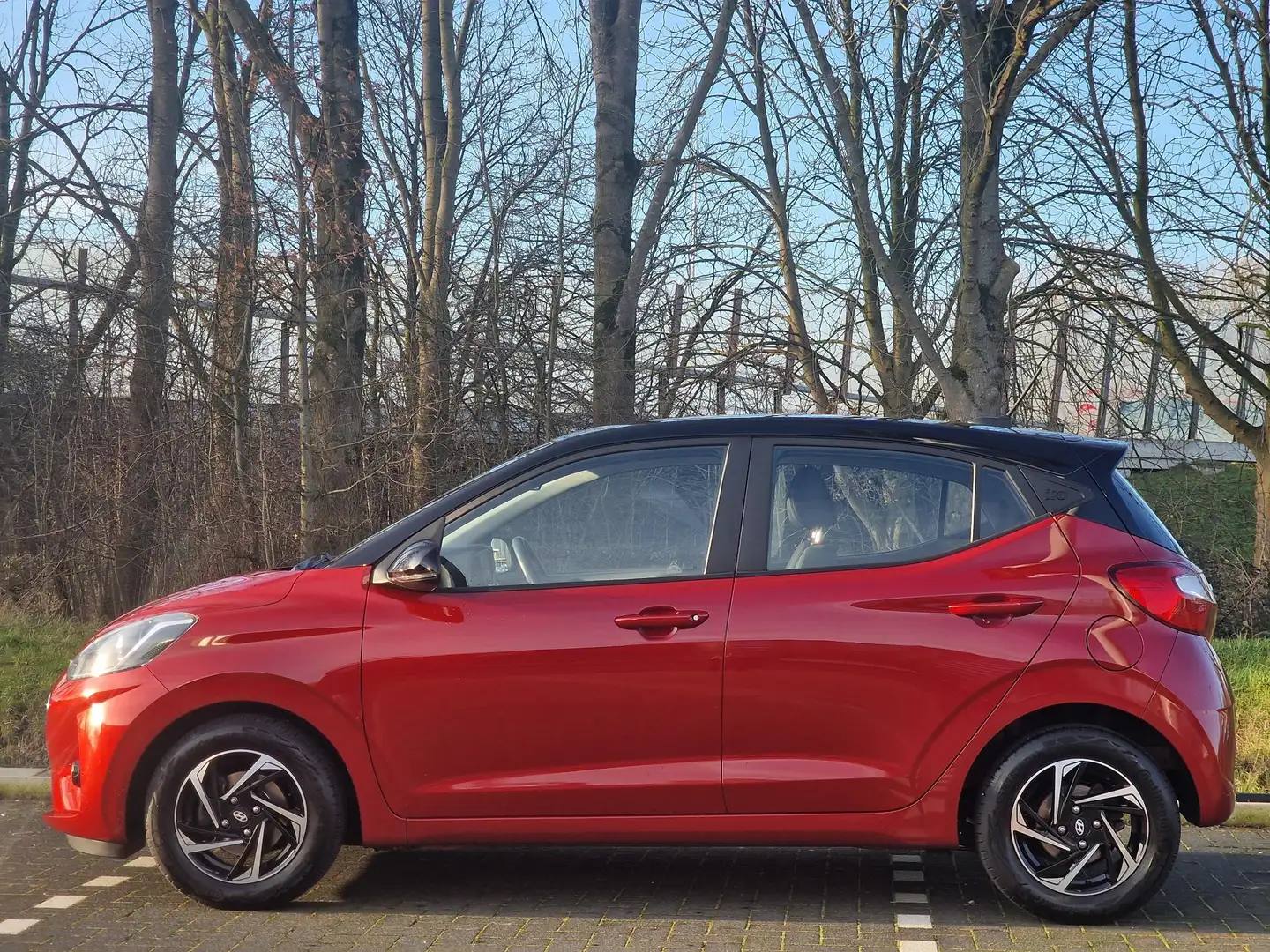 Hyundai i10 5drs 1.0 67 PK Premium | Climate control  | Contra Rood - 2