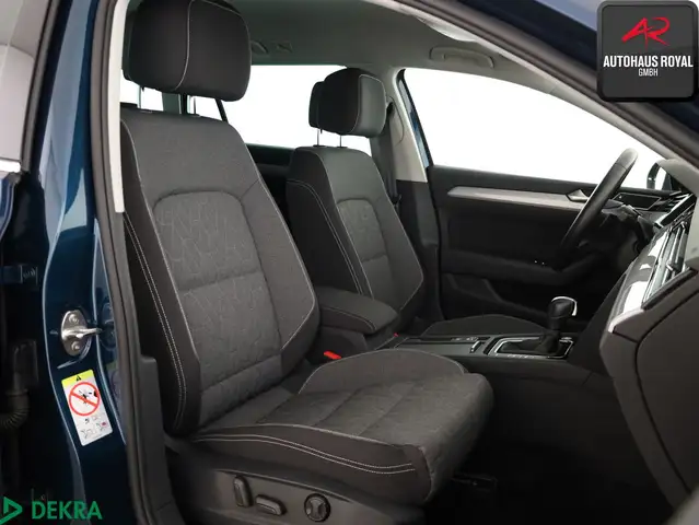 Volkswagen Passat view 12