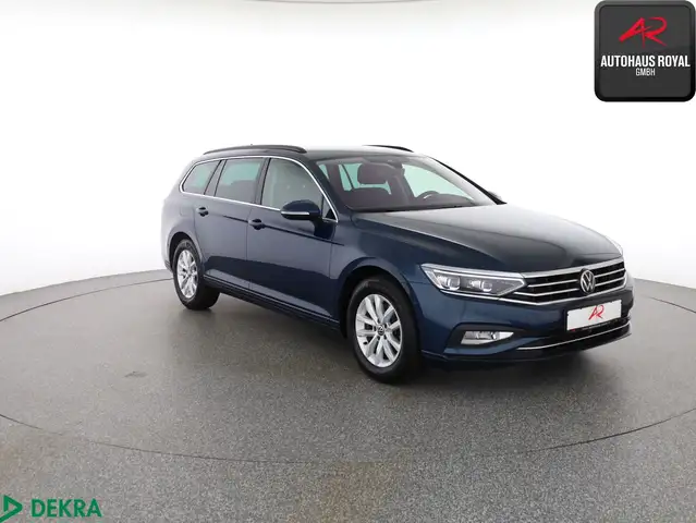 Volkswagen Passat view 7