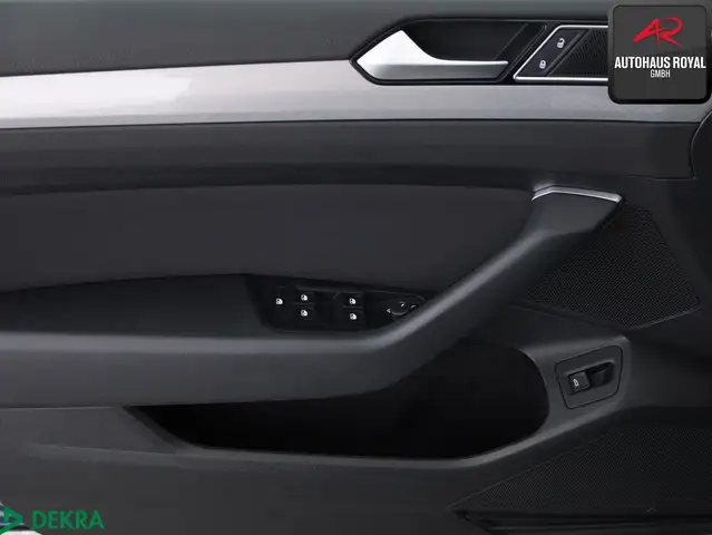 Volkswagen Passat view 15
