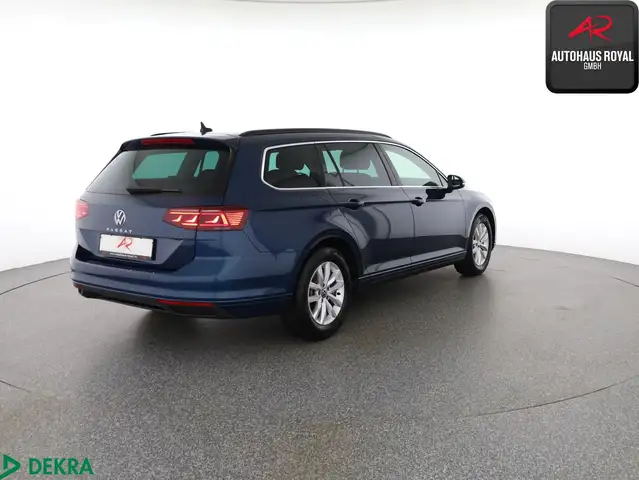 Volkswagen Passat view 5