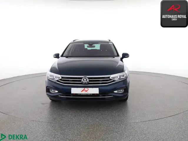 Volkswagen Passat view 8