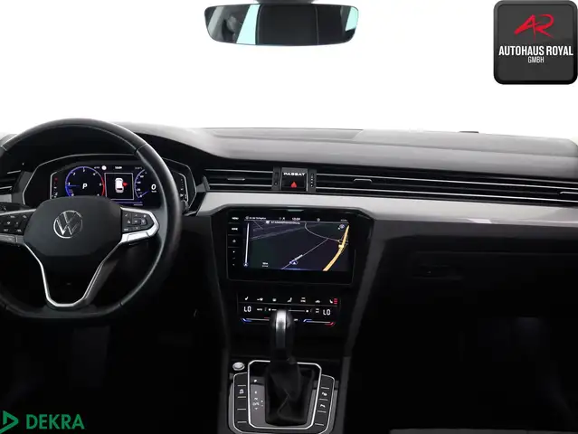 Volkswagen Passat view 10