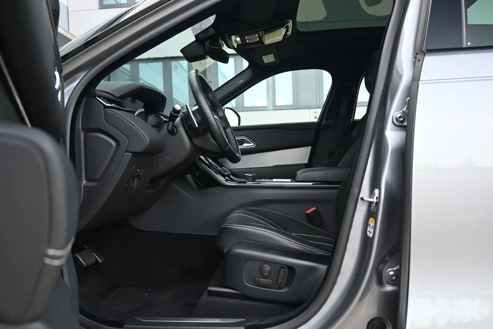 Land Rover Range Rover Velar 2.0 P250 Turbo AWD R-Dynamic Carbon Edition Grau - 2