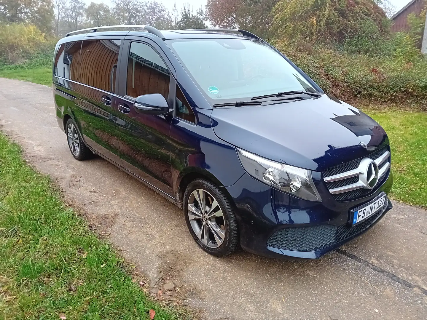 Mercedes-Benz V 220 V 220 d lang 4Matic 9G-TRONIC Blue - 2