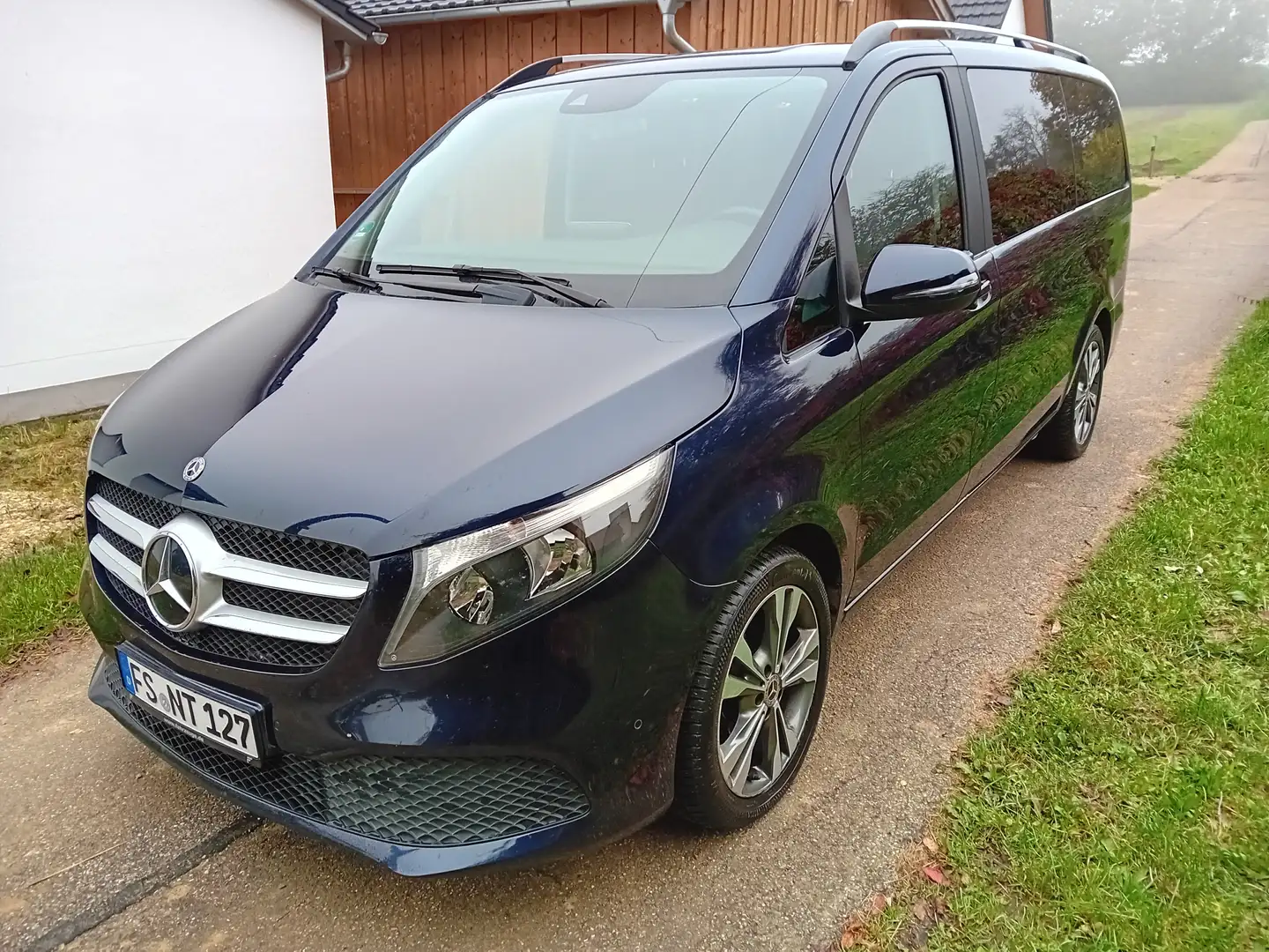 Mercedes-Benz V 220 V 220 d lang 4Matic 9G-TRONIC Blue - 1