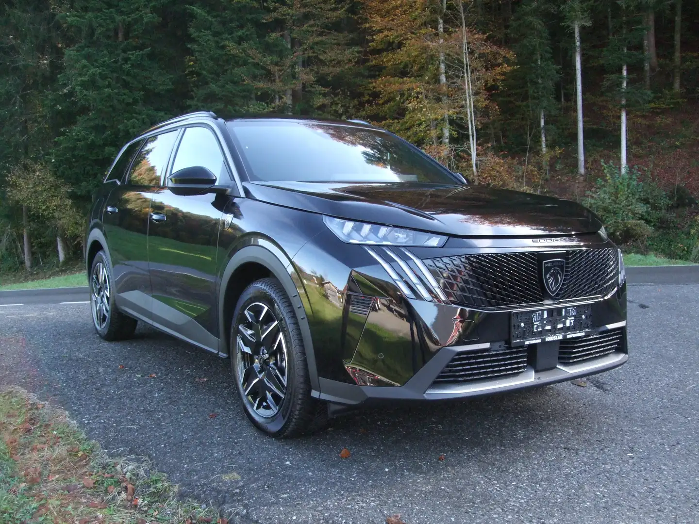 Peugeot 5008 GT Hybrid 136 e-DCS6 Aut. Anhängerkupplung Schwarz - 1