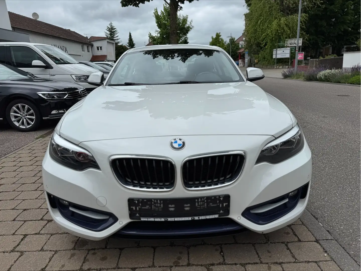 BMW 220 220i Coupe Sport Line 1. Hand Weiß - 2