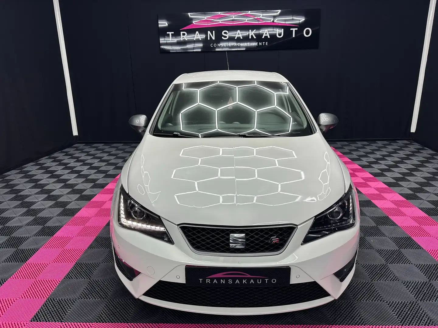 SEAT Ibiza Ibiza 1.0 TSI FR/AUTO/Entretient/GARANTIE 12 MOIS Wit - 2