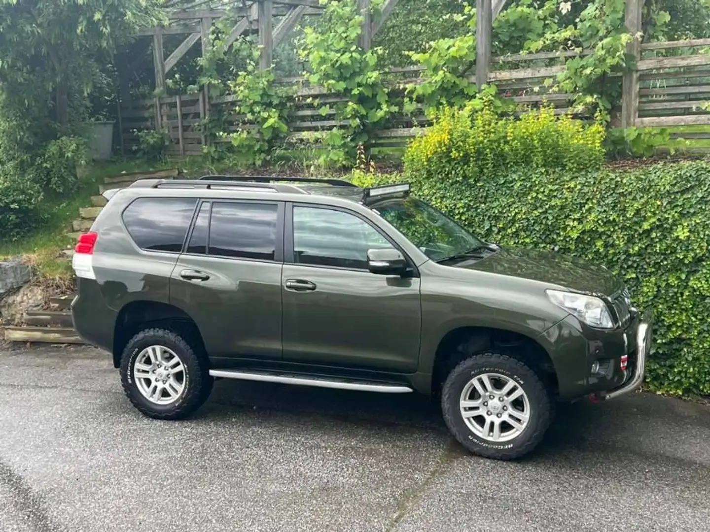Toyota Land Cruiser Landcruiser 300 3,0 D-4D 175 Premium Aut. Premium Grün - 2