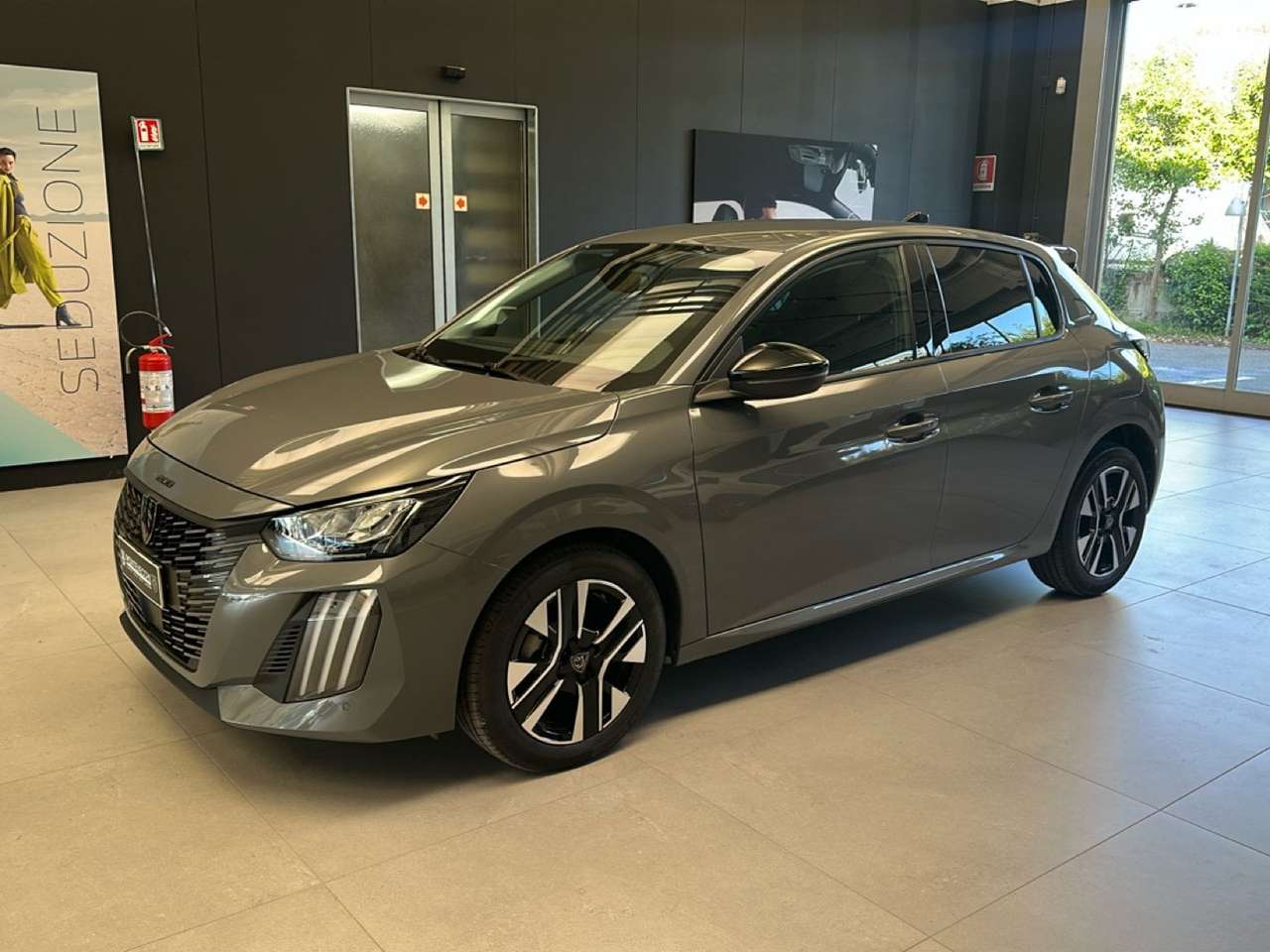 Peugeot 208 1.2 hybrid Allure 110cv e-dcs 6