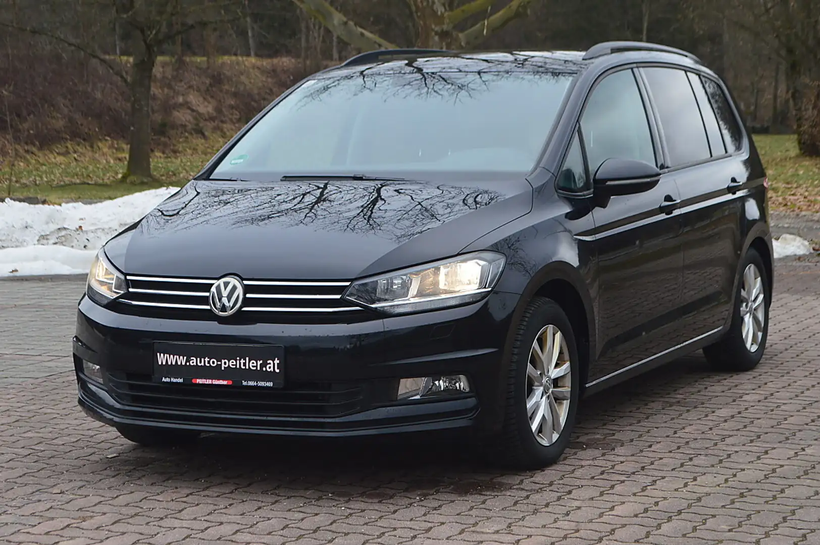 Volkswagen Touran 1,6 +AHK+SHZ+PDC+TEL Schwarz - 2