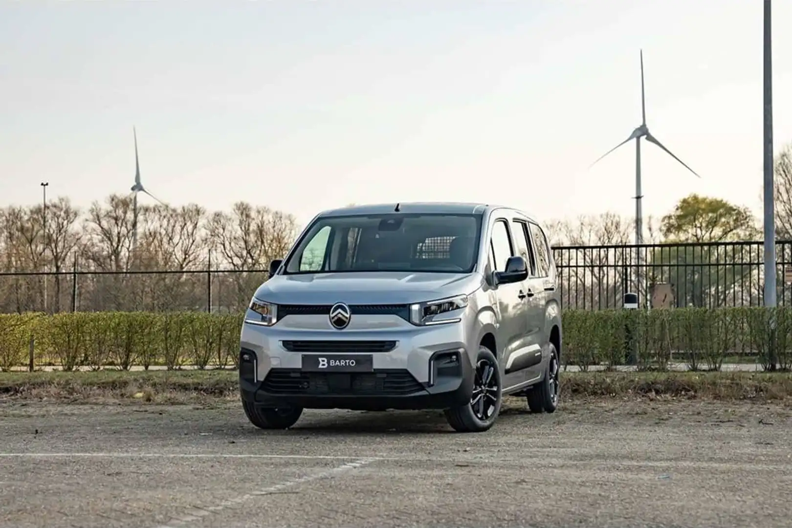 Citroen Berlingo XL - 5 zit - Benz. - Camera - Style Pack - 2 schui Grau - 1