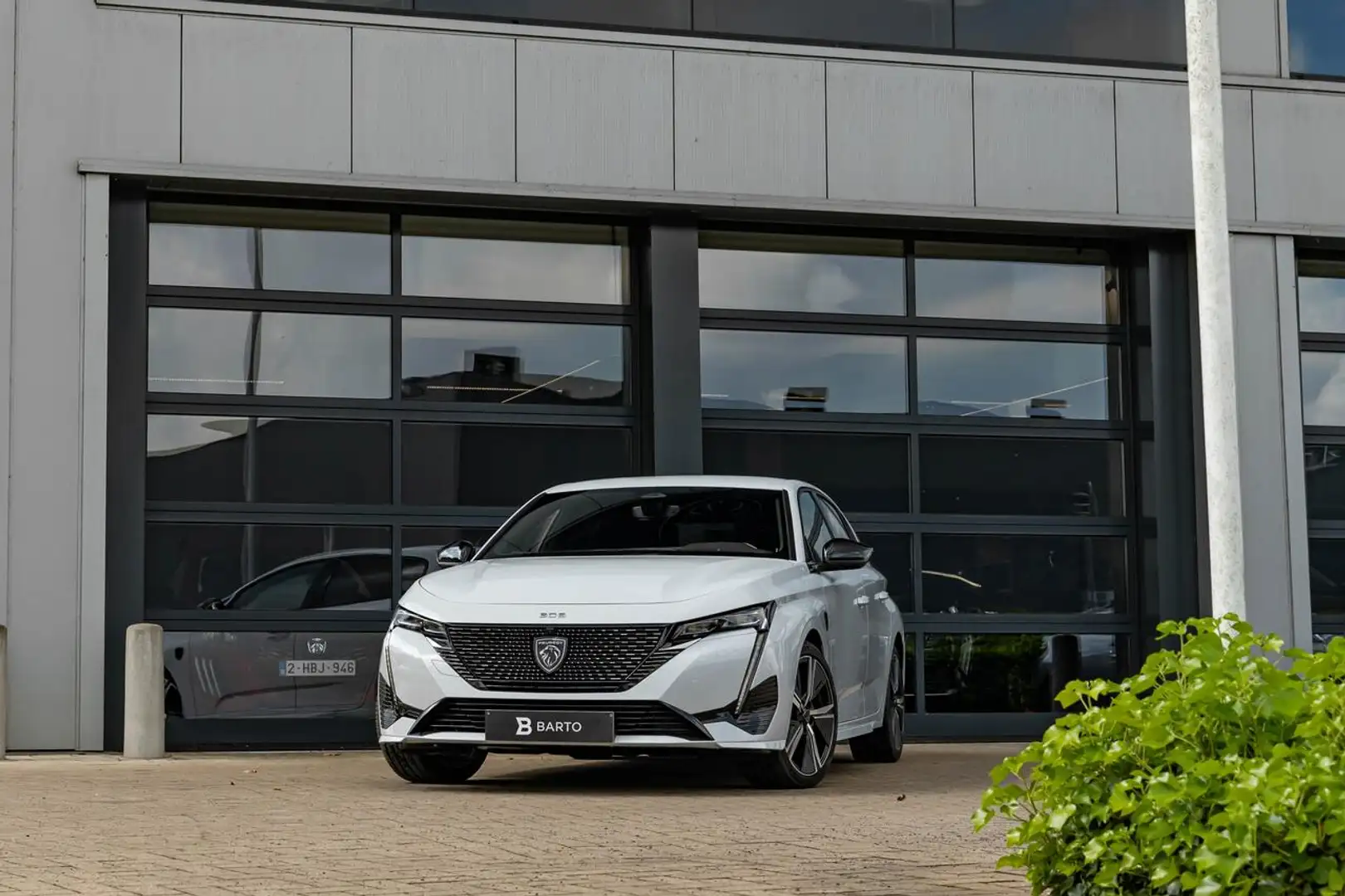 Peugeot 308 GT | 130pk Automaat | 360° Camera | Zetelverw. ... Wit - 1