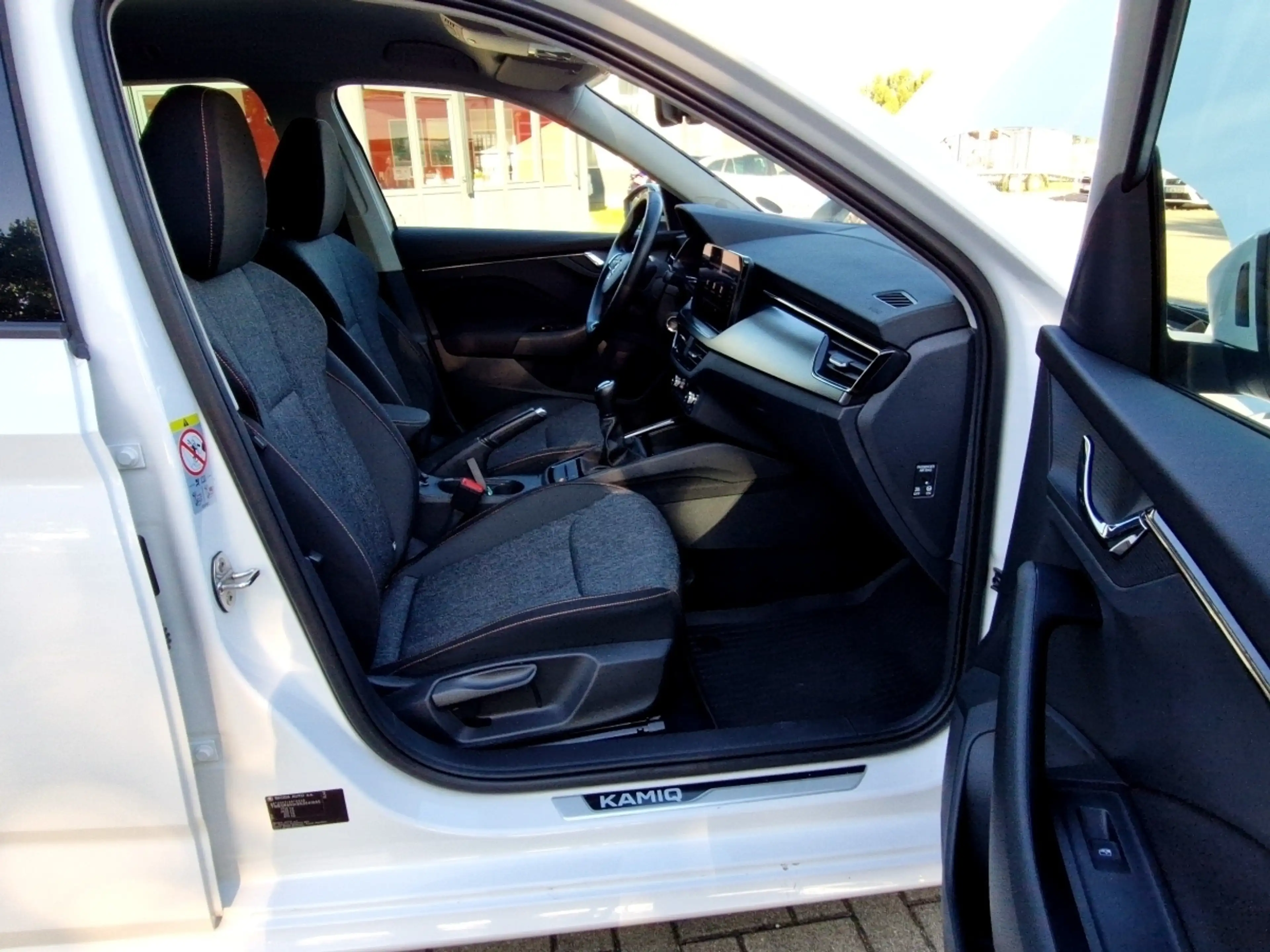 Skoda Kamiq 1.0 TSI Clever LED Navi Sitzhzg Klimaautomatik — photo 8