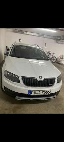 Imagine Skoda Octavia Combi 2.0 TDI (Green tec) 4x4 DSG Scout