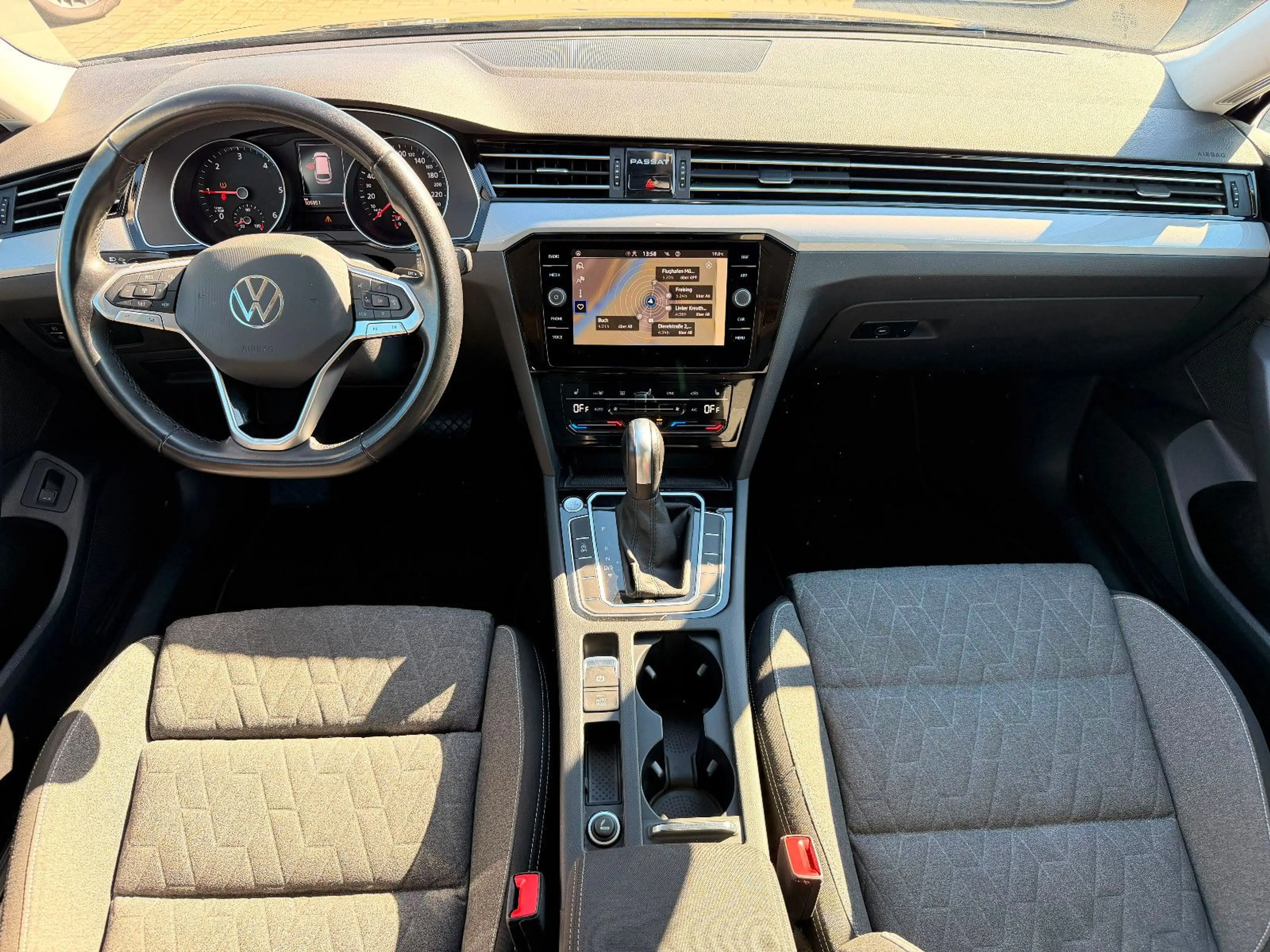 Volkswagen Passat Variant 2.0 TDI SCR DSG Business — photo 12