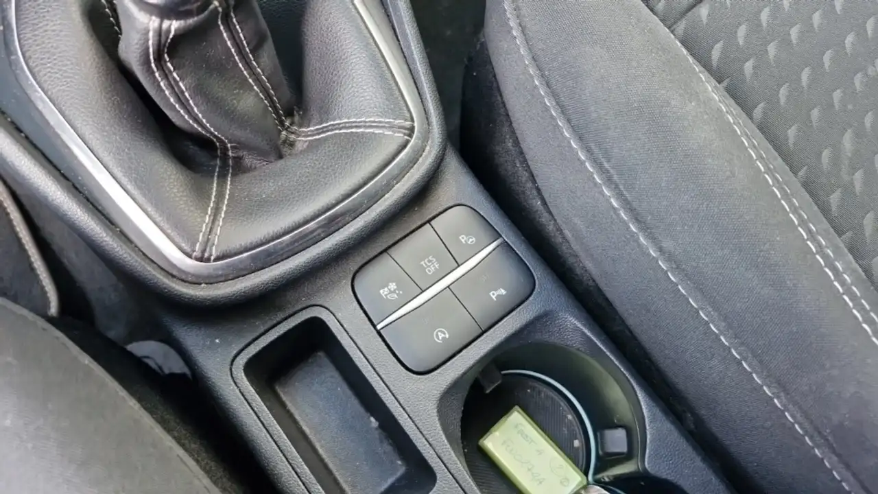 Ford Fiesta 5 portes — photo 17