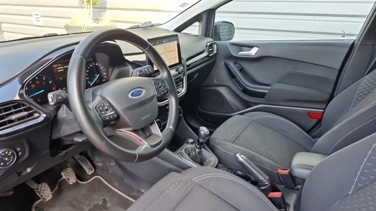 Ford Fiesta 5 portes — photo 11
