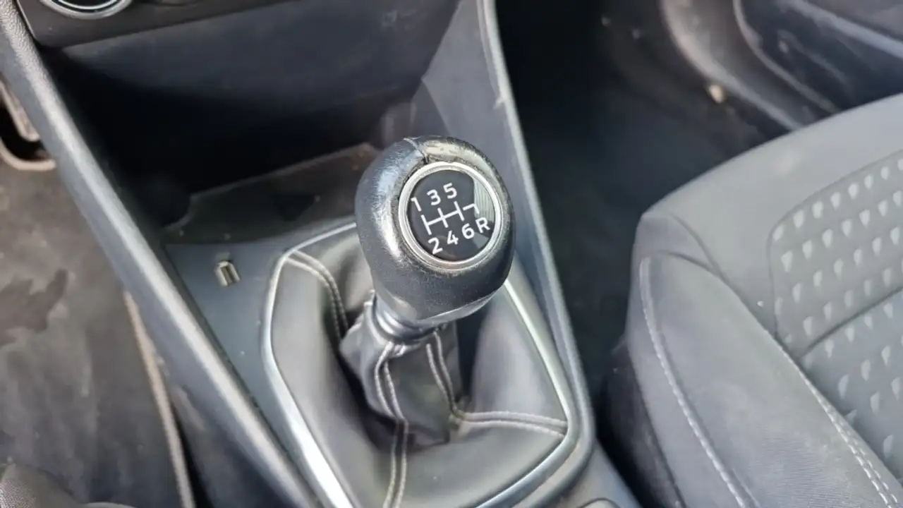 Ford Fiesta 5 portes — photo 18