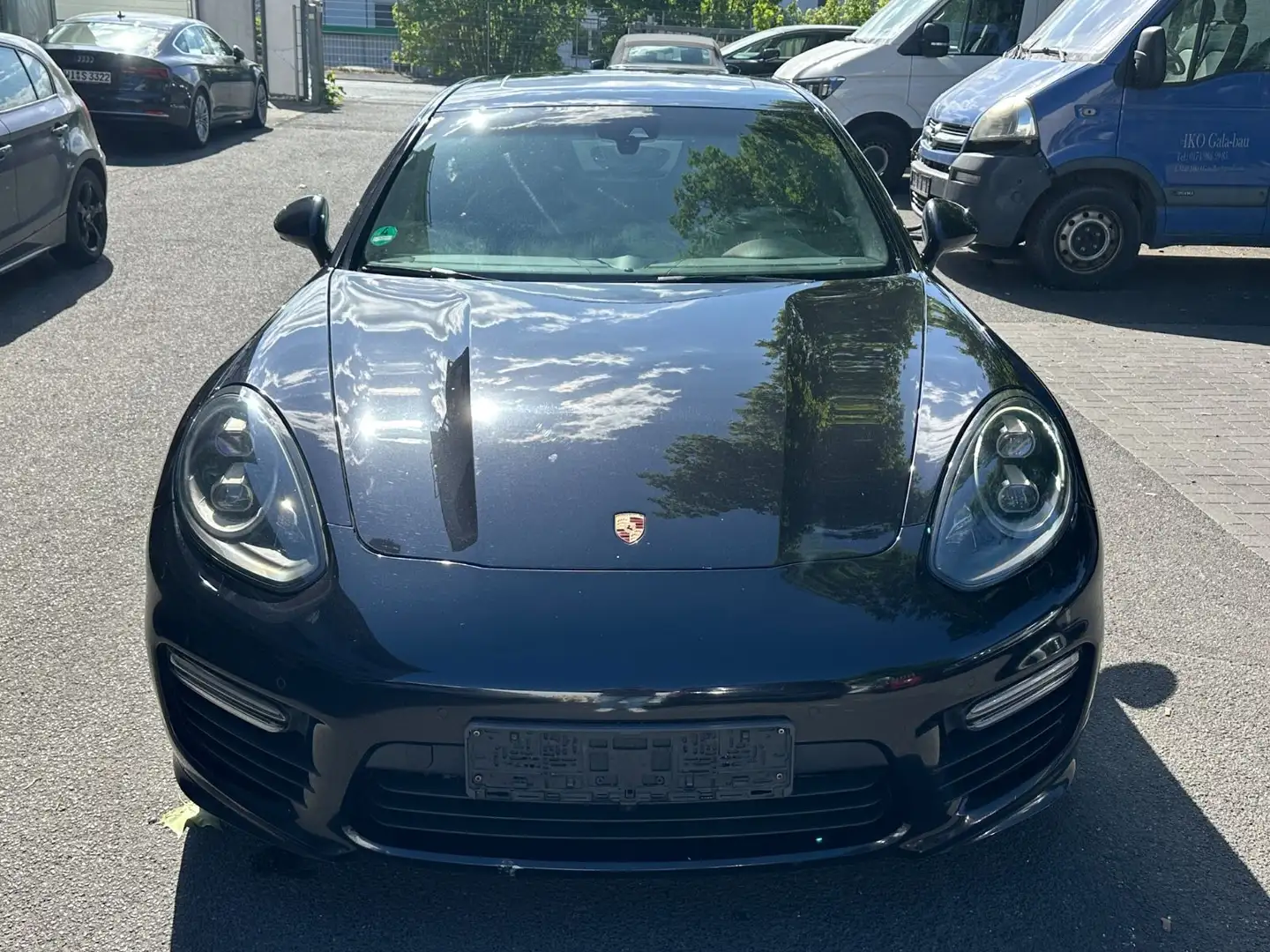 Porsche Panamera GTS~LED~ALCANTARA~RFK~CHRONO Schwarz - 2