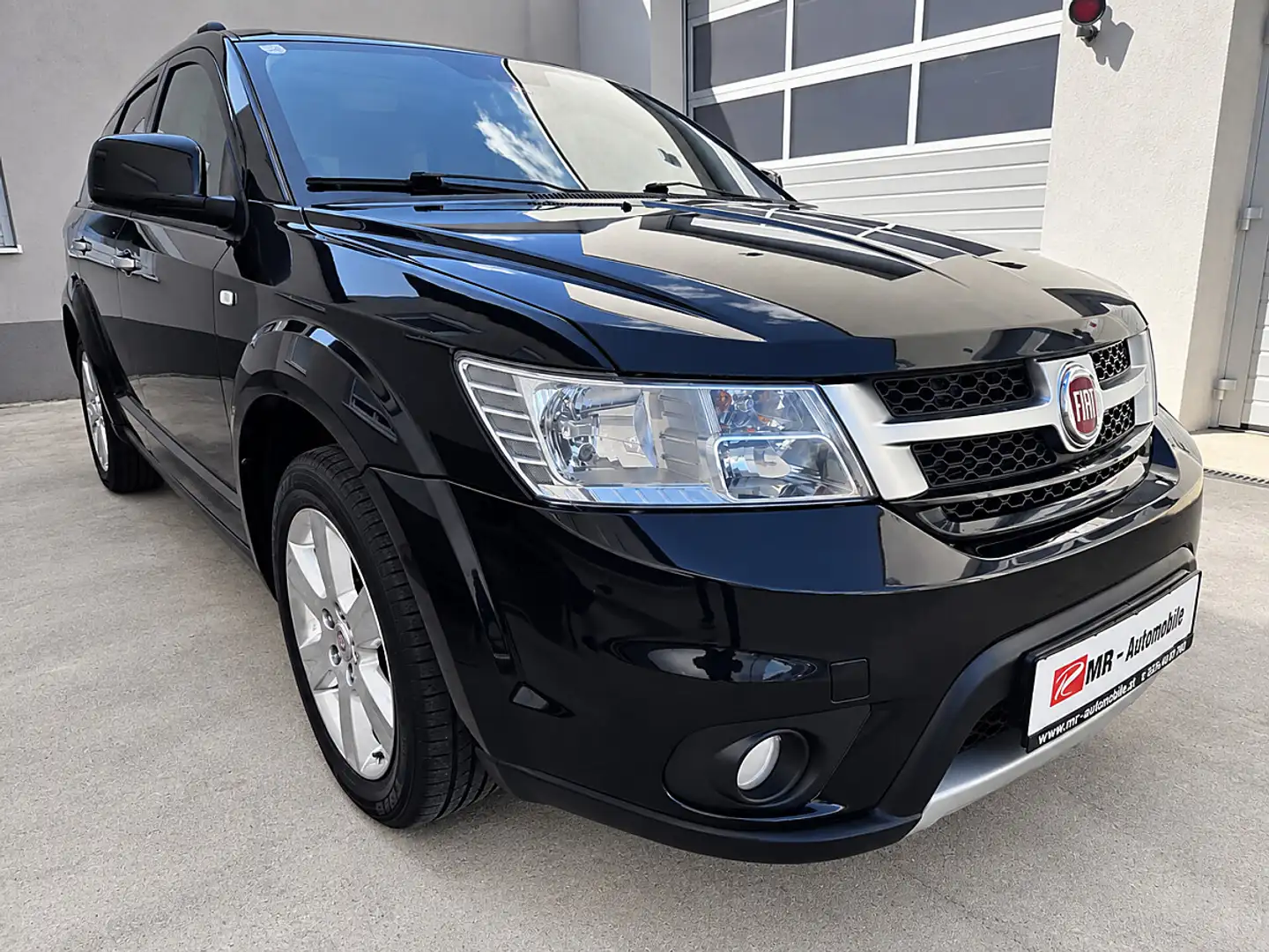 Fiat Freemont 2,0 Multijet II 170 Black Code AWD Aut. Schwarz - 1